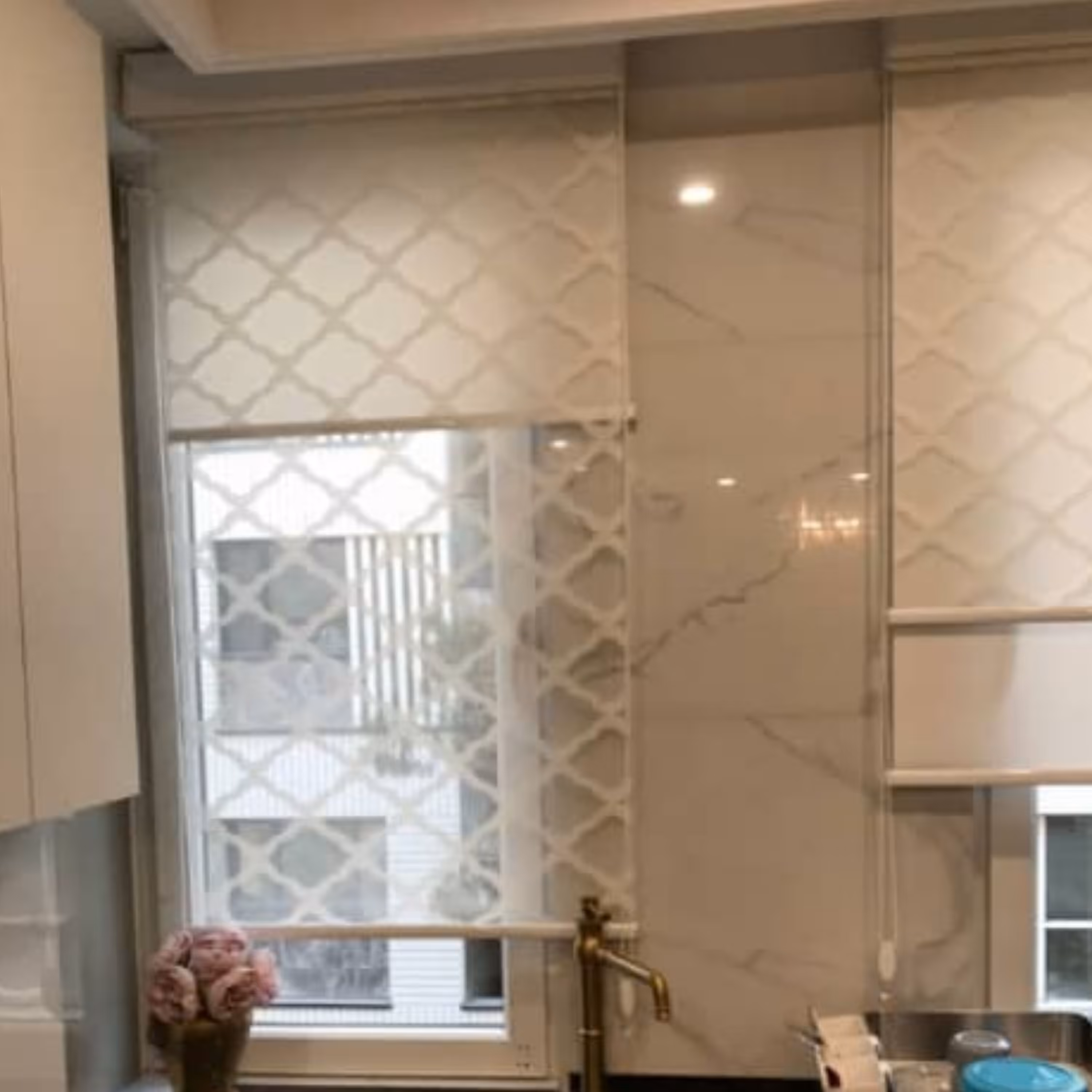 پرده دومکانیزم.                       