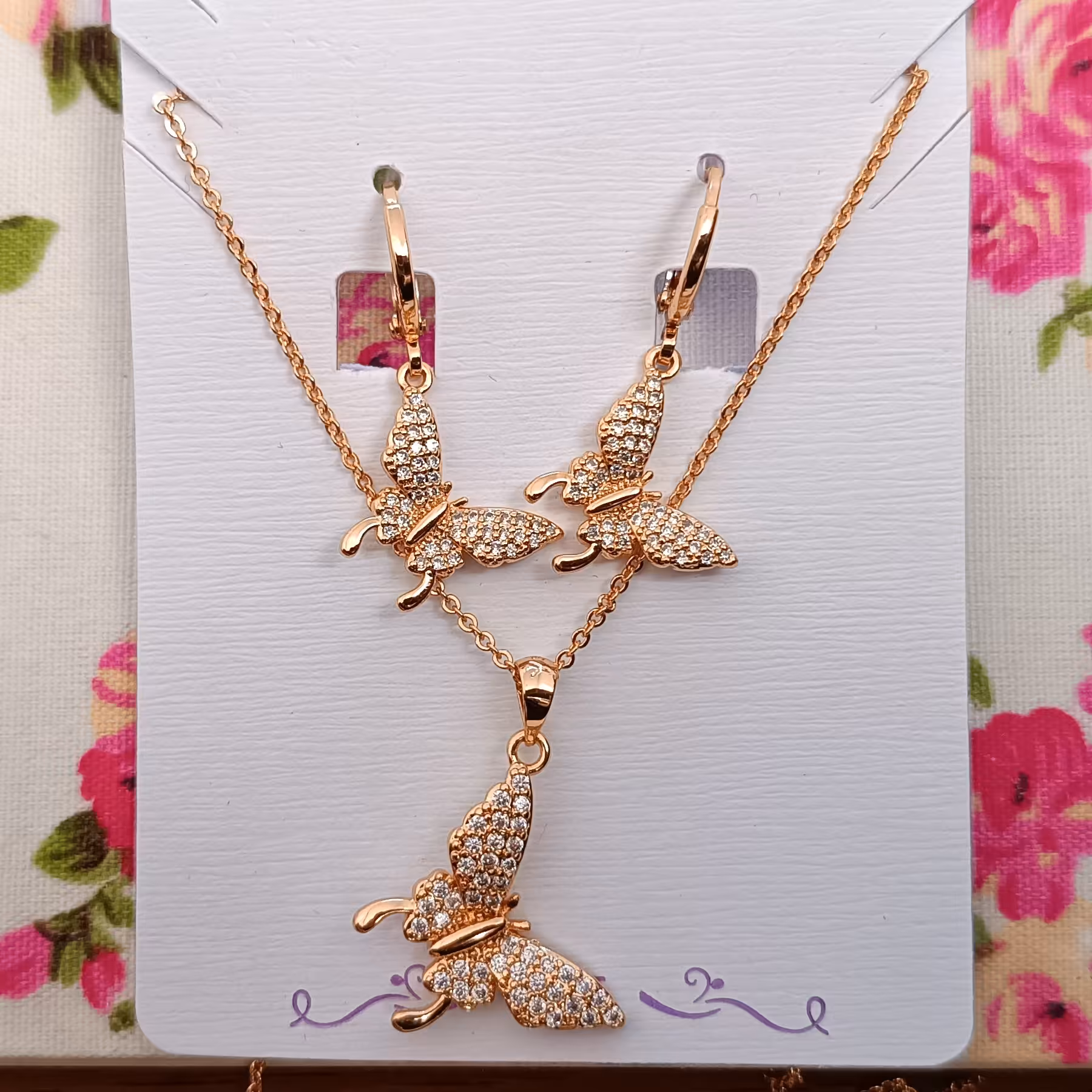 نیم ست طلا یی رنگ ثابت کیفیت بالا برندysx طرح پروانه(کد207)