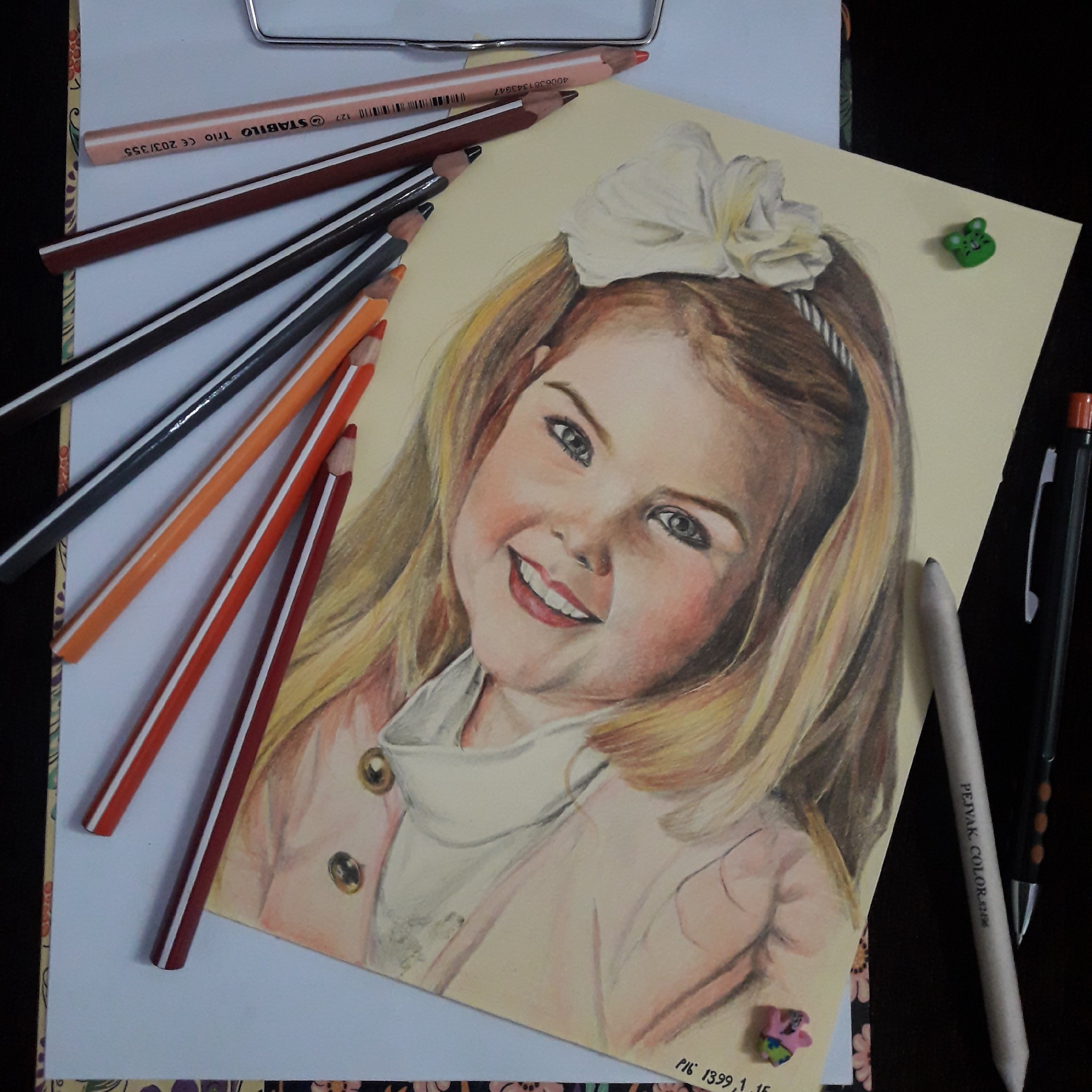 نقاشی مدادرنگی رئال سایز 50 در70