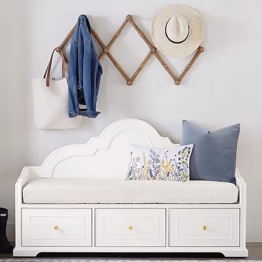 نیمکت و نشیمن در رنگ های مختلف