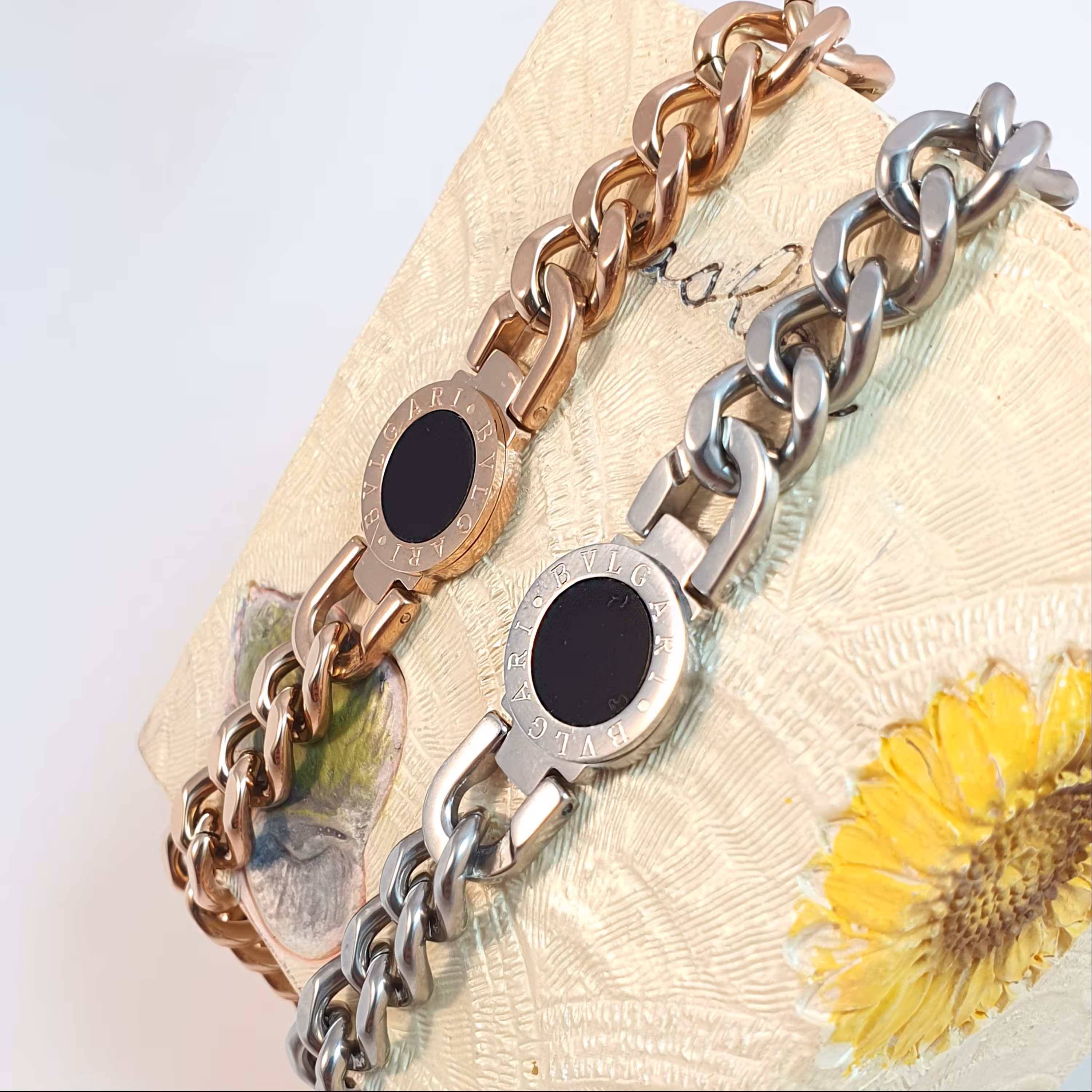 دستبند اسپرت بولگاری