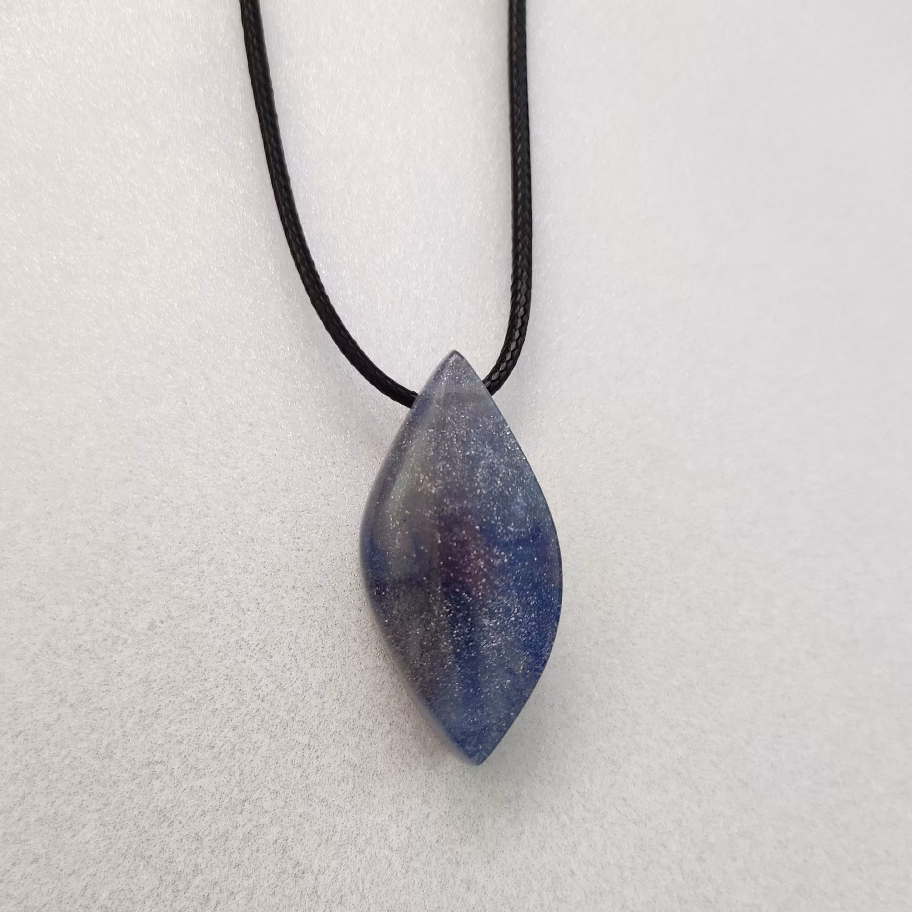 گردنبند جادویی طرح سنگی 