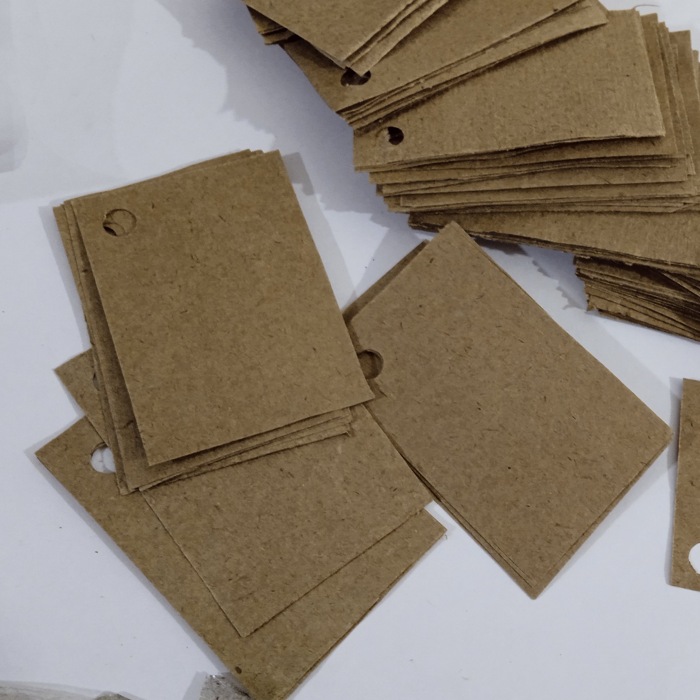 تگ بسته بندی کاغذی