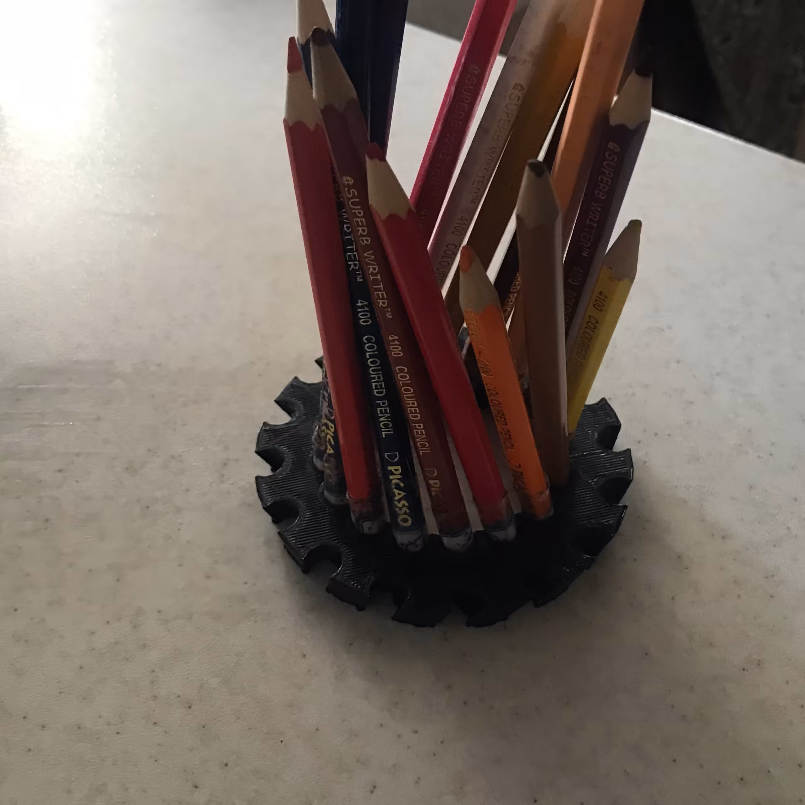 جامدادی یا نگهدارنده مداد