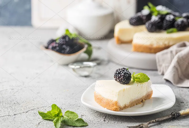 عکس دسر با تمشک و برگ نعنا | گرافیک با طعم تربچه