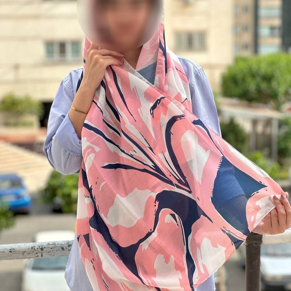 شال طرحدار زمینه گلبهی نخی اعلا چهارفصل  کیفیت درحد شال وارداتی 
