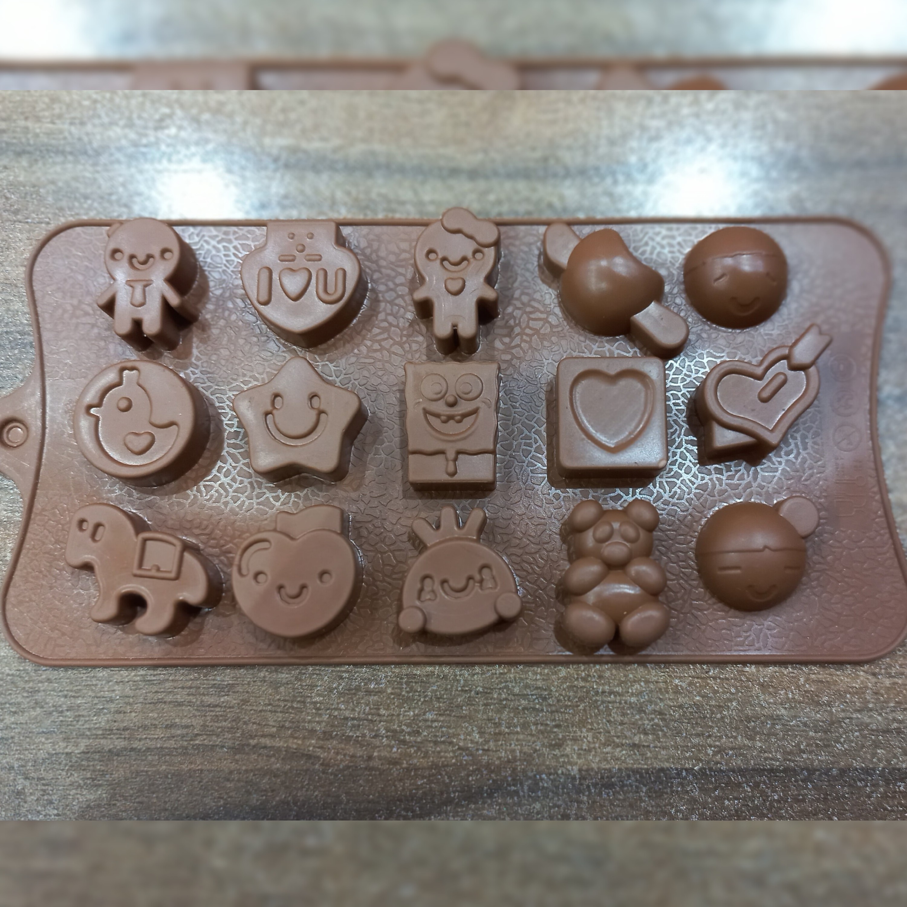 قالب شکلات جنس سلیکونی طرح عروسکی