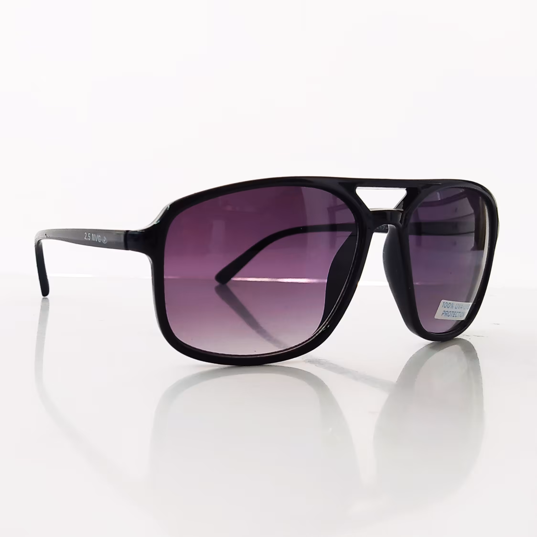 عینک آفتابی مردانه اسپرت
جنسیت فریم تمام قاب کائوچو
جنسیت عدسی پلاستیکuy 400 هایلایت سایه روشن