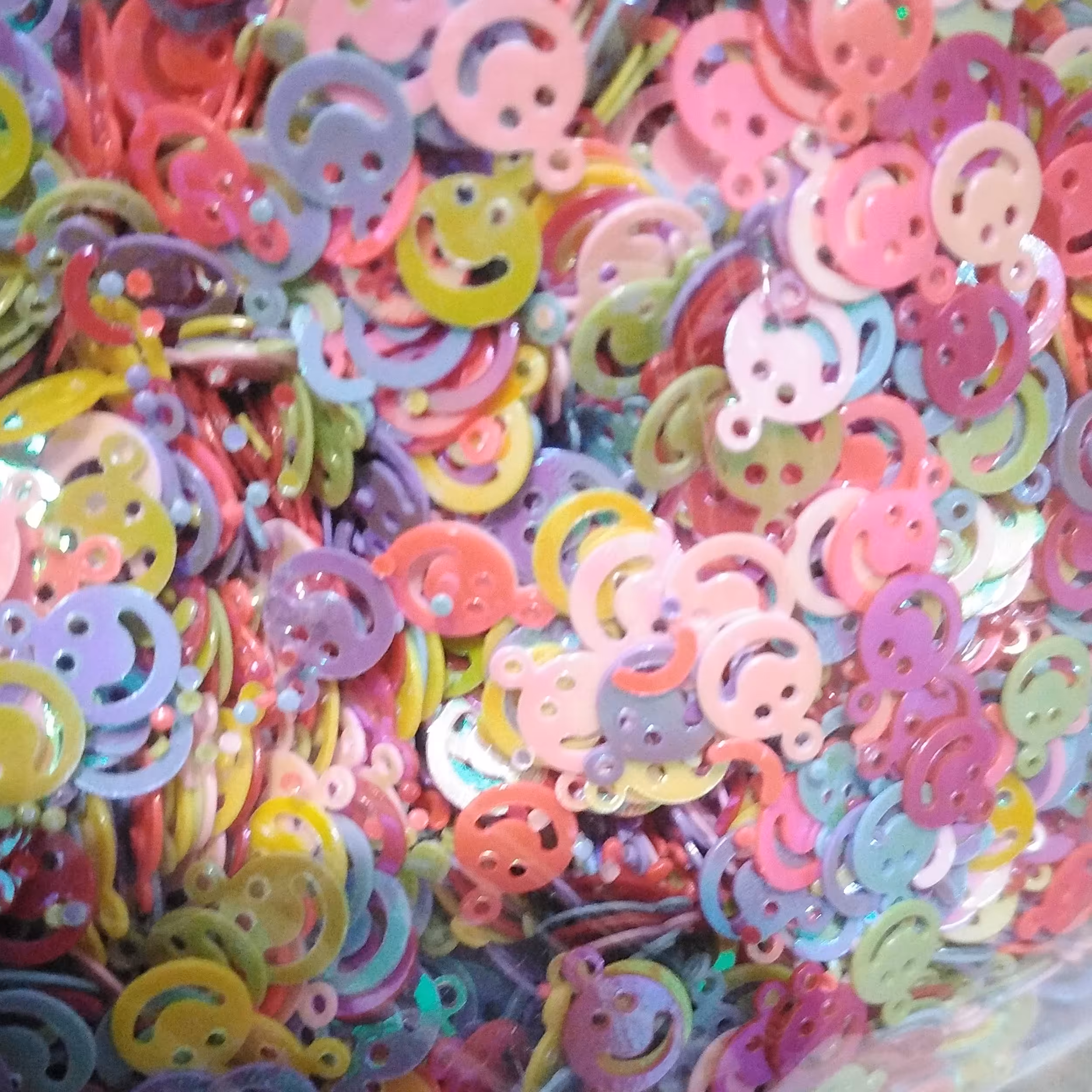 پولک درشت طرح استیکر خنده رنگارنگ مناسب برای کارهای هنری