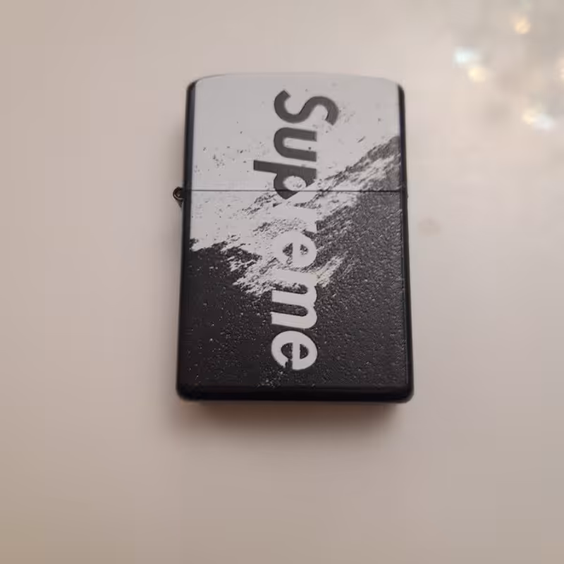 فندک طرح زیپو بنزینی  متن لاتین با امکان تعویض فتیله و سنگ 