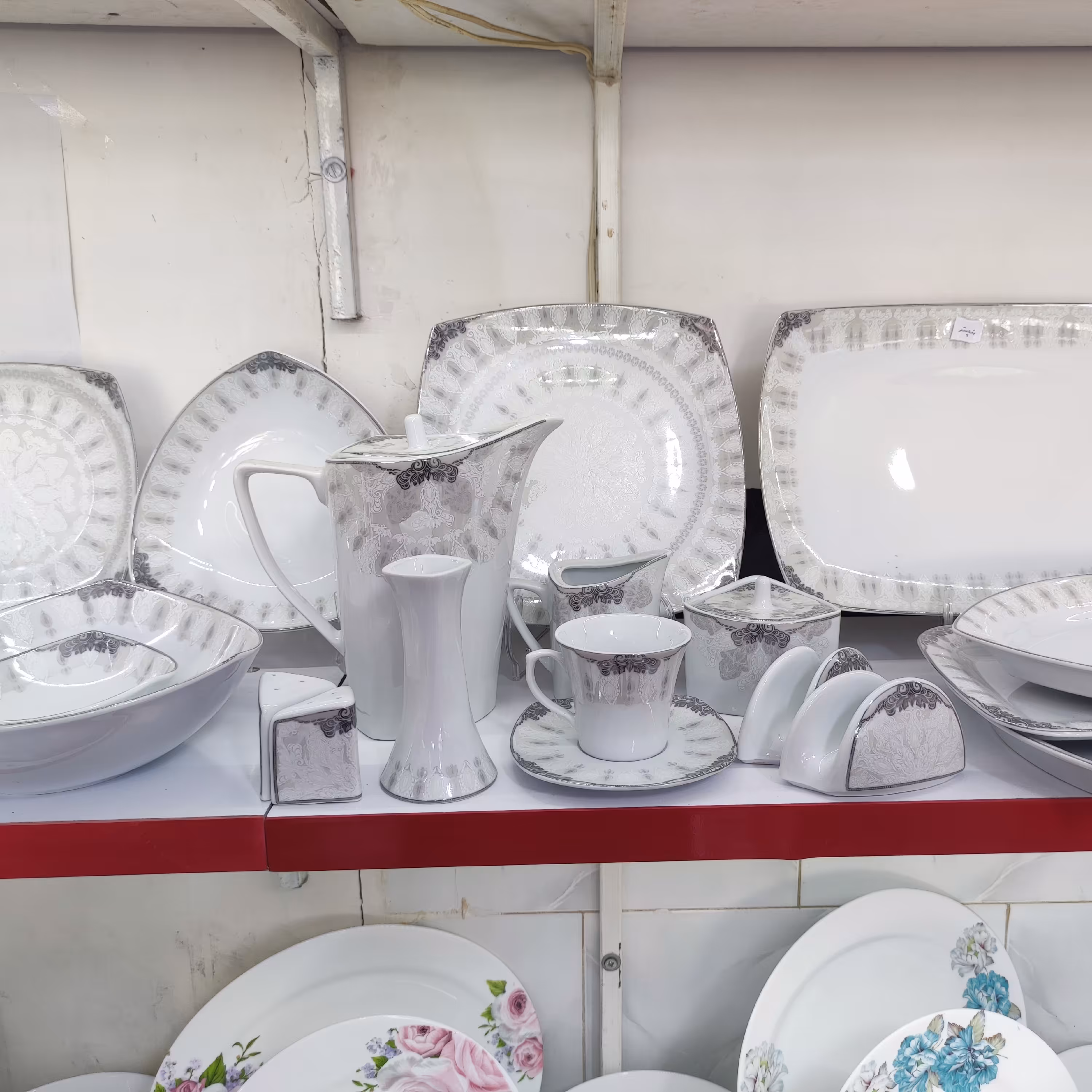 سرویس چینی 12 نفره پردیس 105پارچه درجه یک