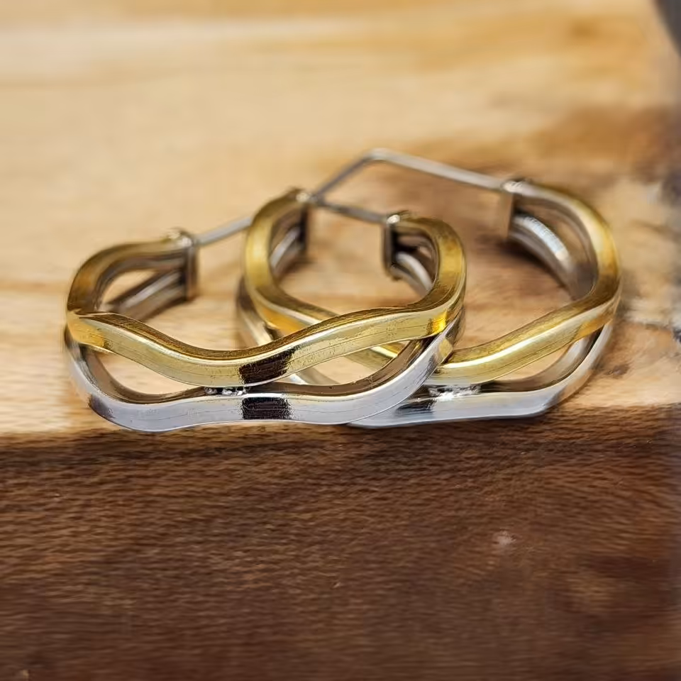 گوشواره نقره زیبا ی زنانه مدل حلقه ای 2رنگ با ابکاری طلا سفید و طلا زرد 