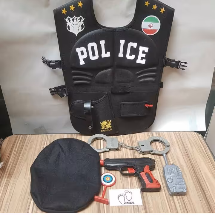 جلیقه پلیس همراه با وسایل...