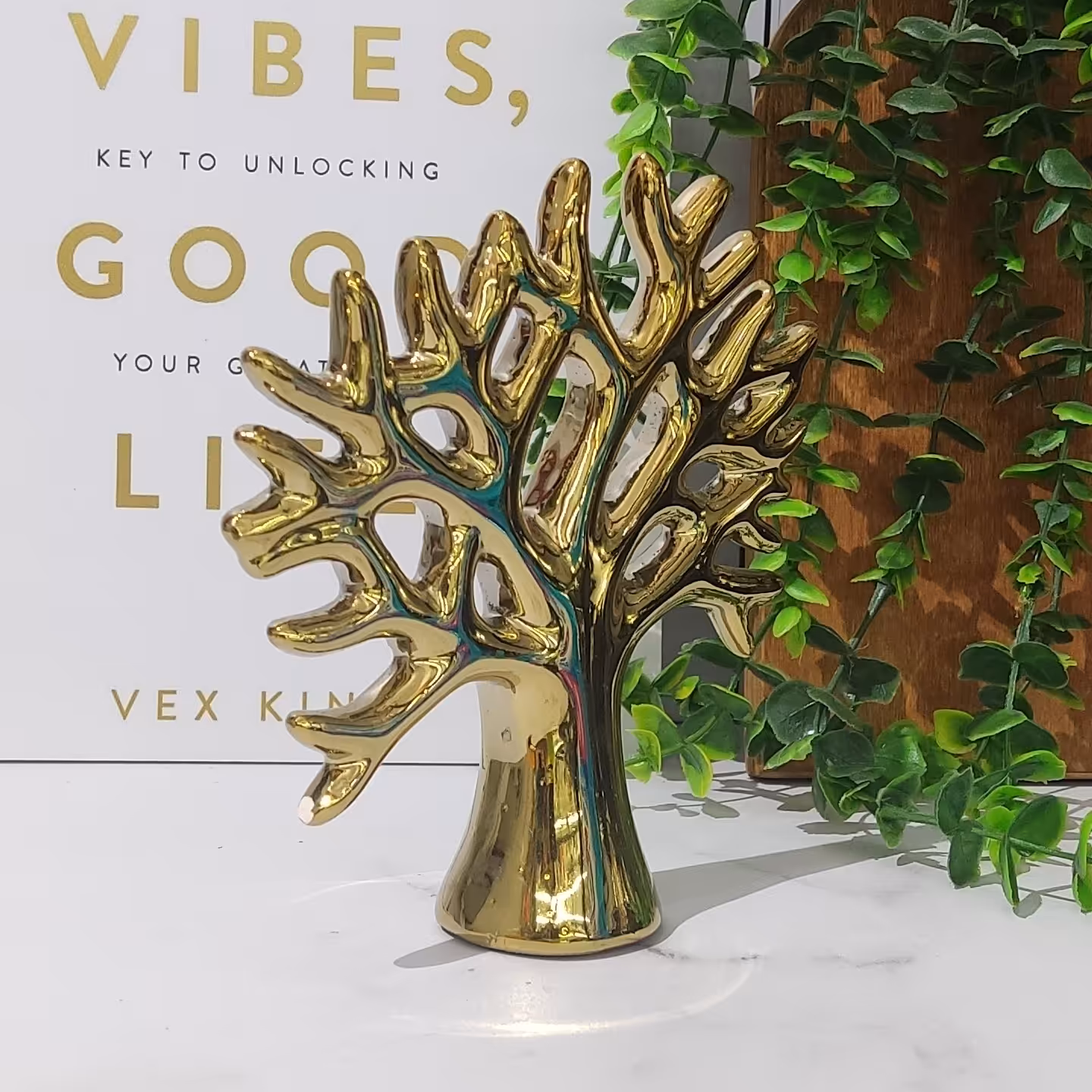 دکوری درخت طلایی سایز متوسط 