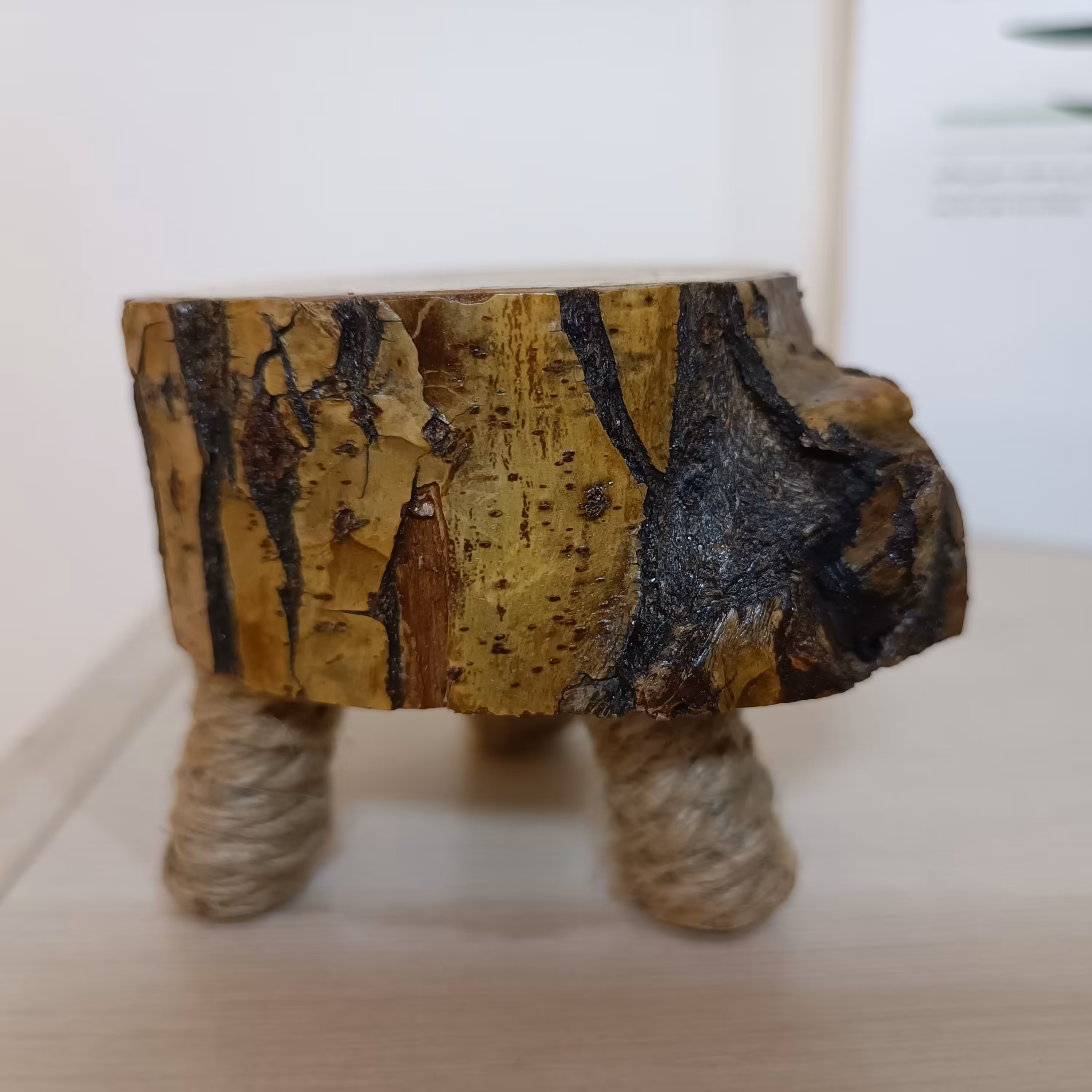 سه پایه دست ساز چوبی فانتزی