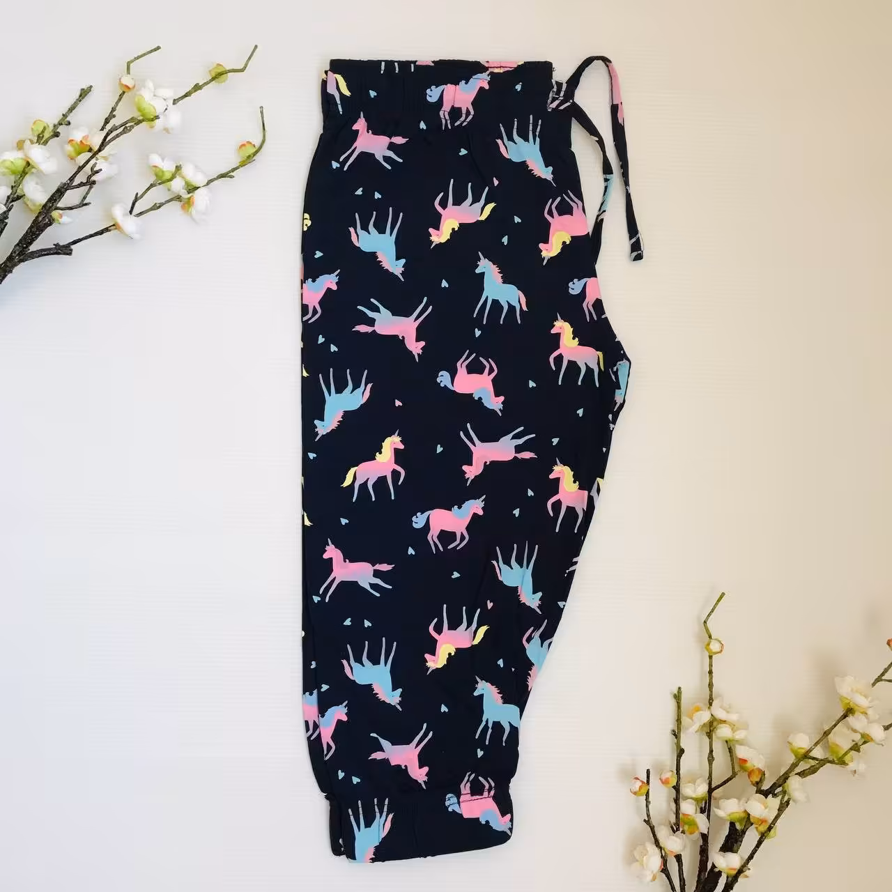 شلوارک بلند وارداتی اچ اند ام(ارسال رایگان)اورجینال محصول بنگلادش سایز مدیوم رنگ سرمه ای طرح اسب یونی کورن 