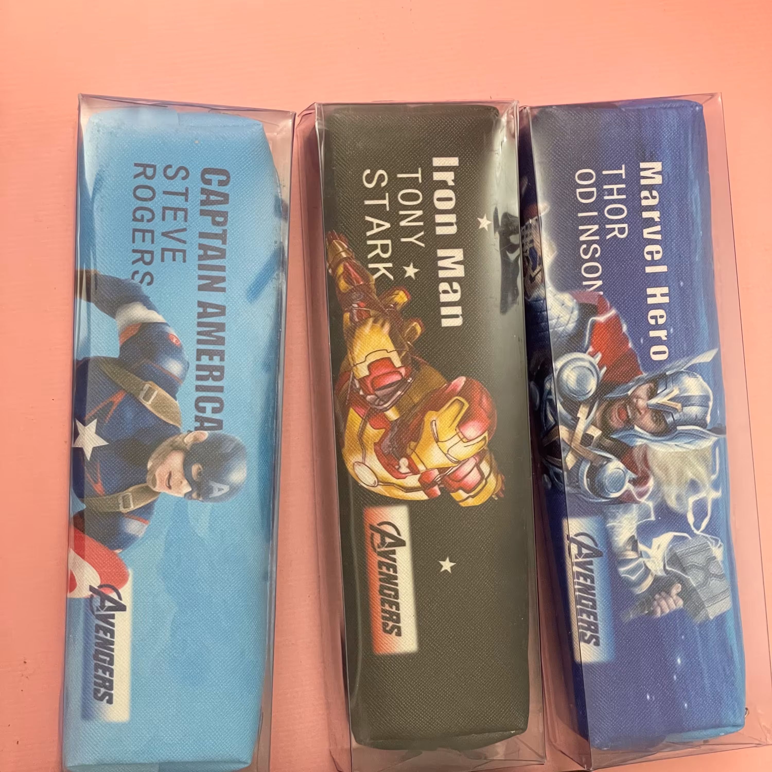 جامدادی برزنتی پسرانه طرح انتقام جویان با کیفیت و جادار زیپ روان دوخت تمیز