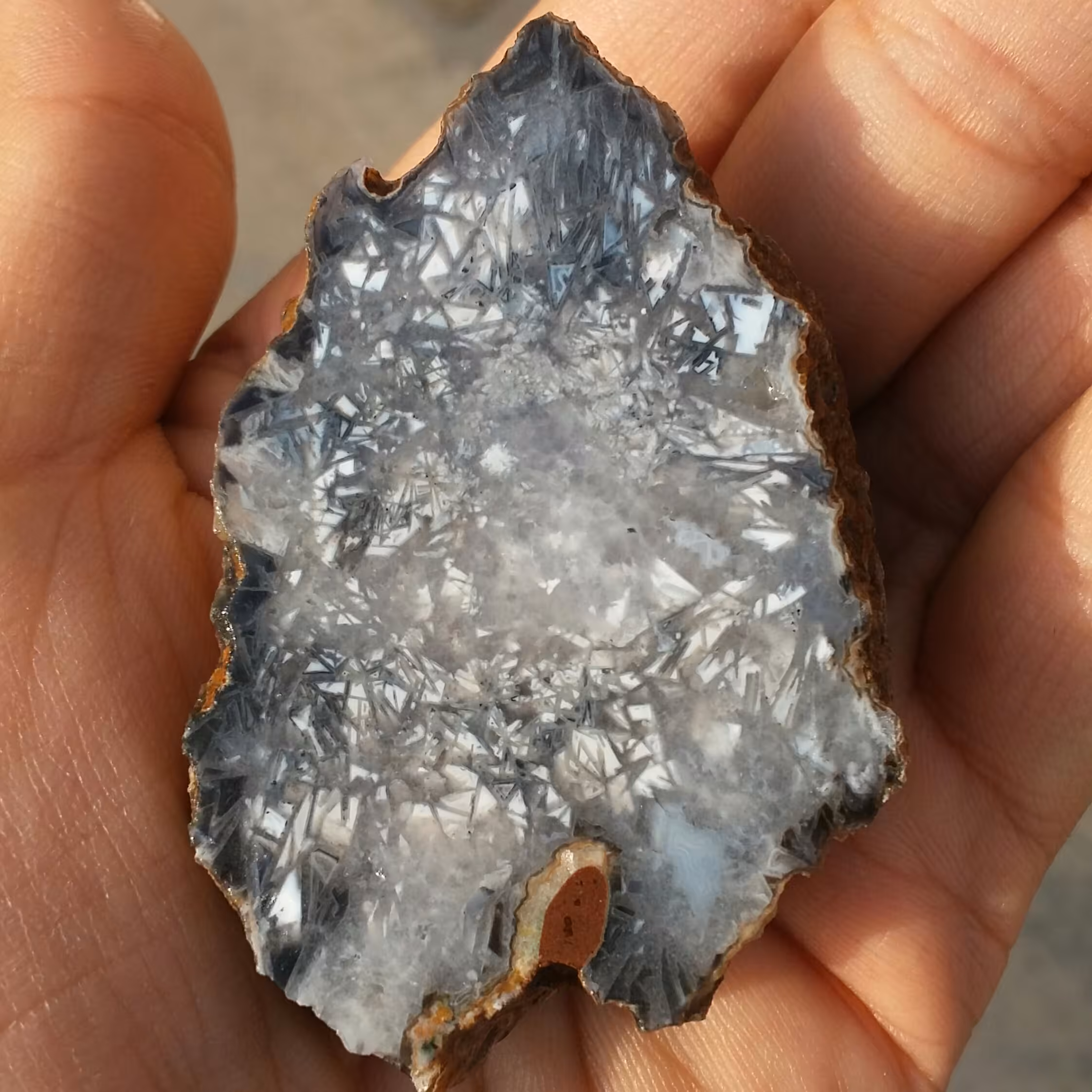 اسلایس سنگ راف عقیق سلیمانی طرح دار  دیدنی 100 در 100 طبیعی شاهکار خلقت خاص
تابلو نقاشی طبیعی با قابلیت ساخت چند نگین 