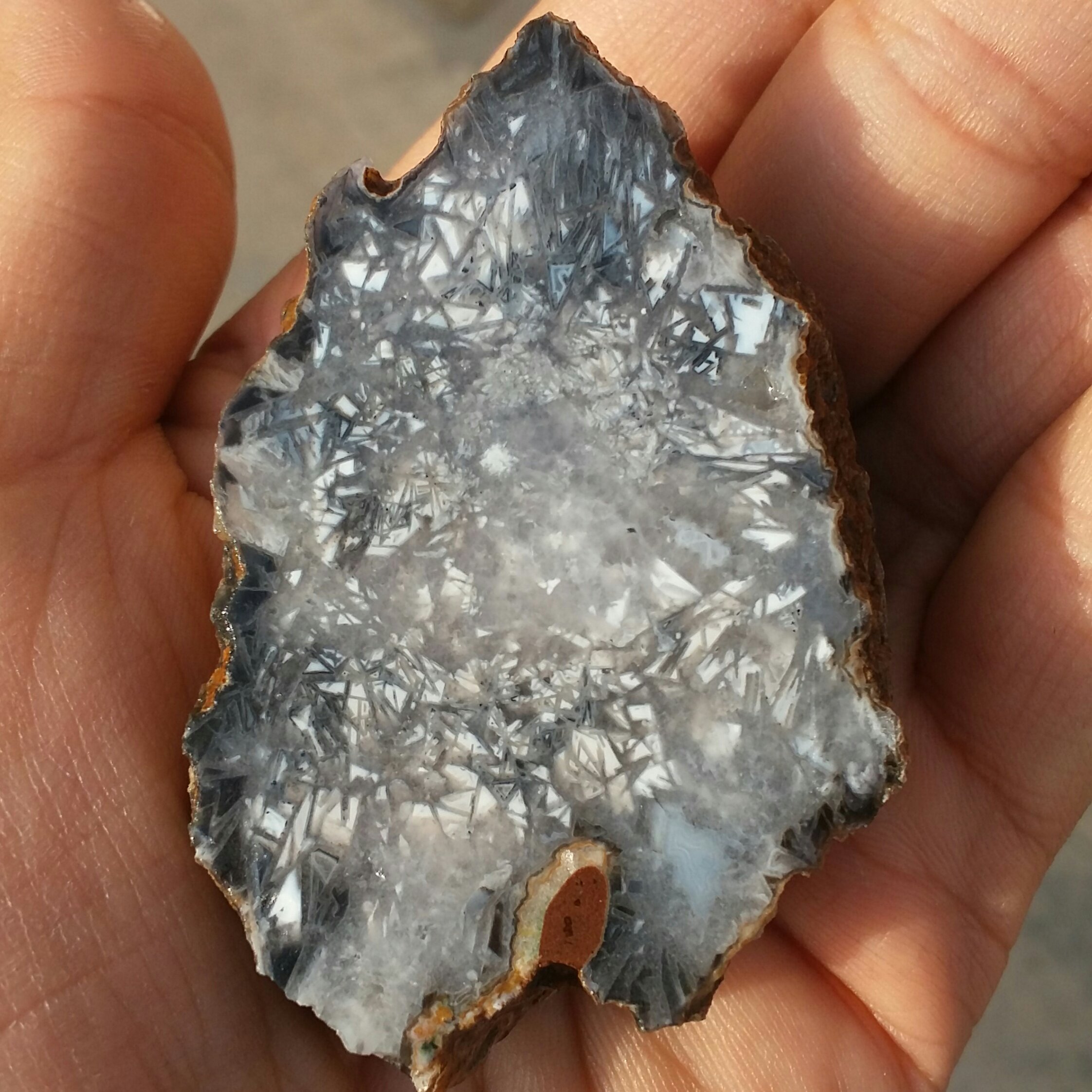 اسلایس سنگ راف عقیق سلیمانی طرح دار  دیدنی 100 در 100 طبیعی شاهکار خلقت خاص
تابلو نقاشی طبیعی با قابلیت ساخت چند نگین 