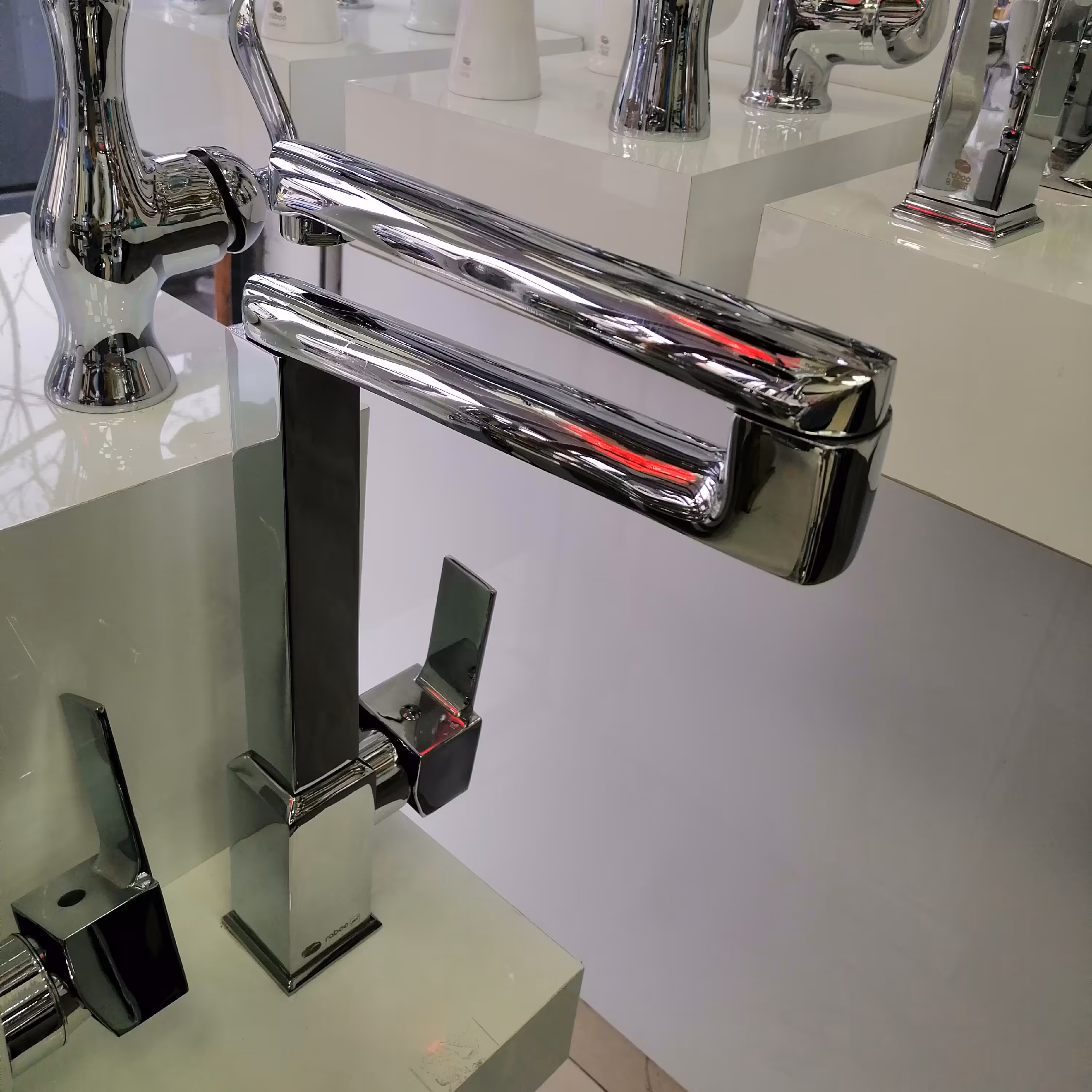 شیر ظرفشویی کروم براق  با بازویی چند حالته بازشو 