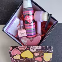 پک هدیه آرایشی سورپرایز دخترانه و زنانه باکس بنفش