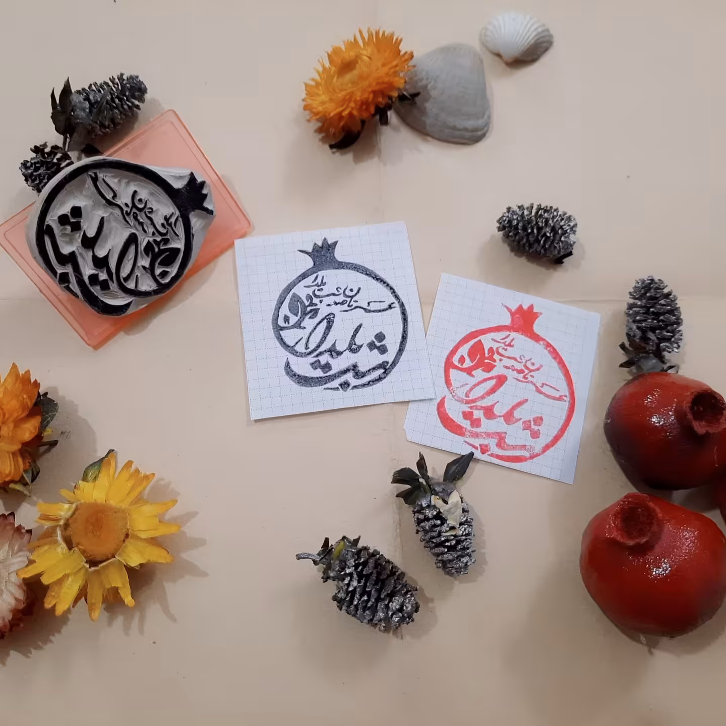 یلدا ...مهرلینو یلدا...مهر دستساز از جنس لینو...با پایه   فوم فشرده