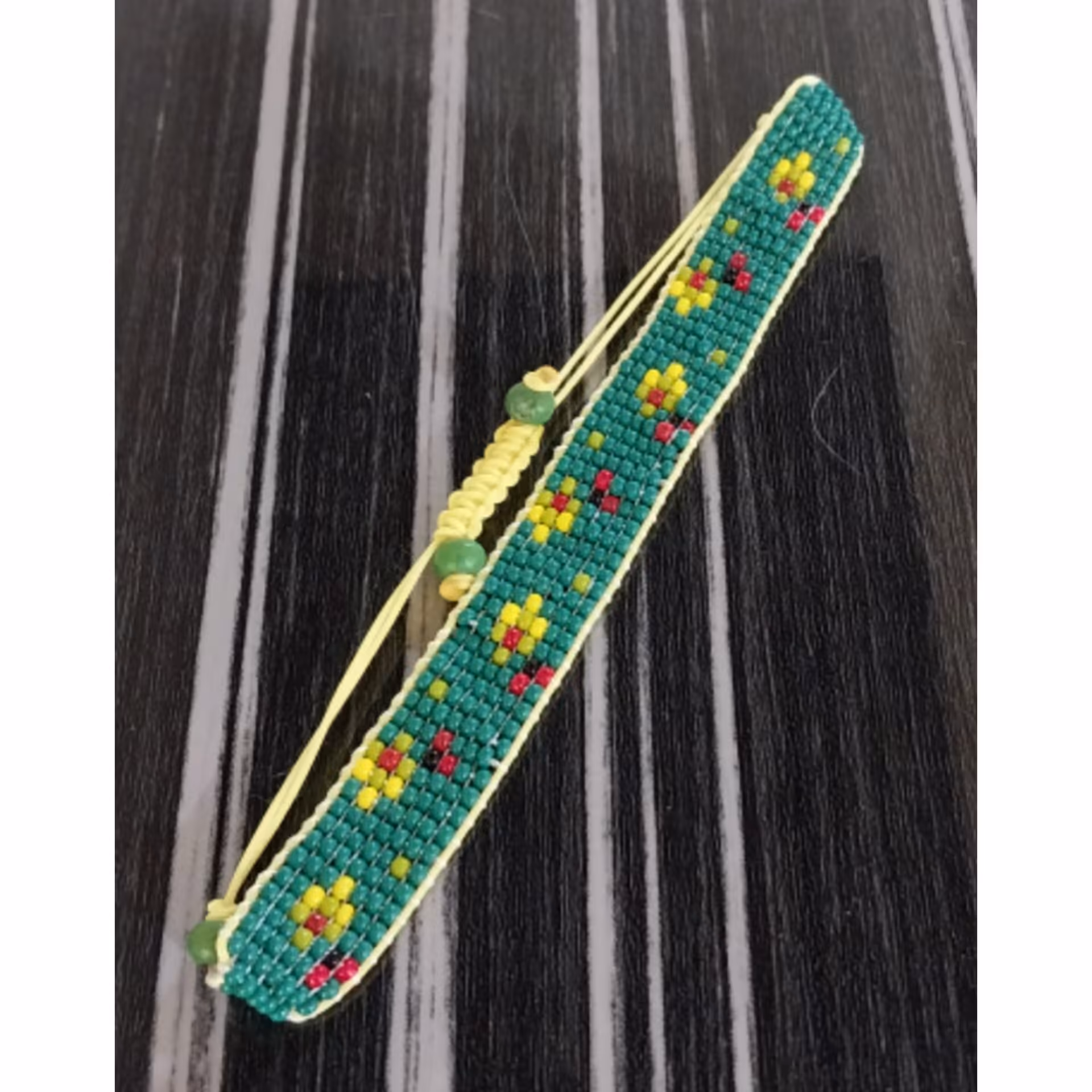 دستبند زنبور 