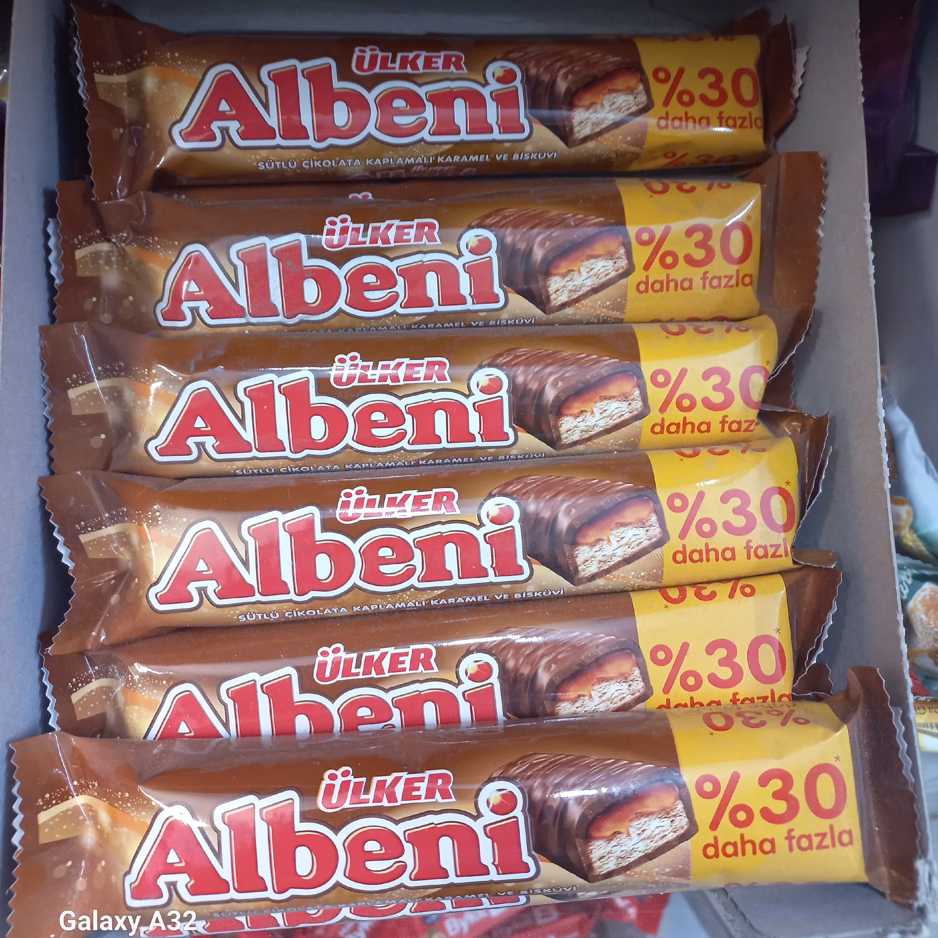 شکلات آلبنی  Albeni