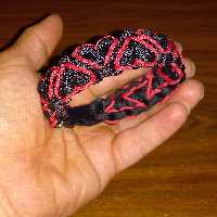 دستبند مدل heart . اندازه مچ دست الزامی بعد دو روز آماده ارسال میشه رنگ بندی دستبند به سلیقه مشتری . دستبند زوج