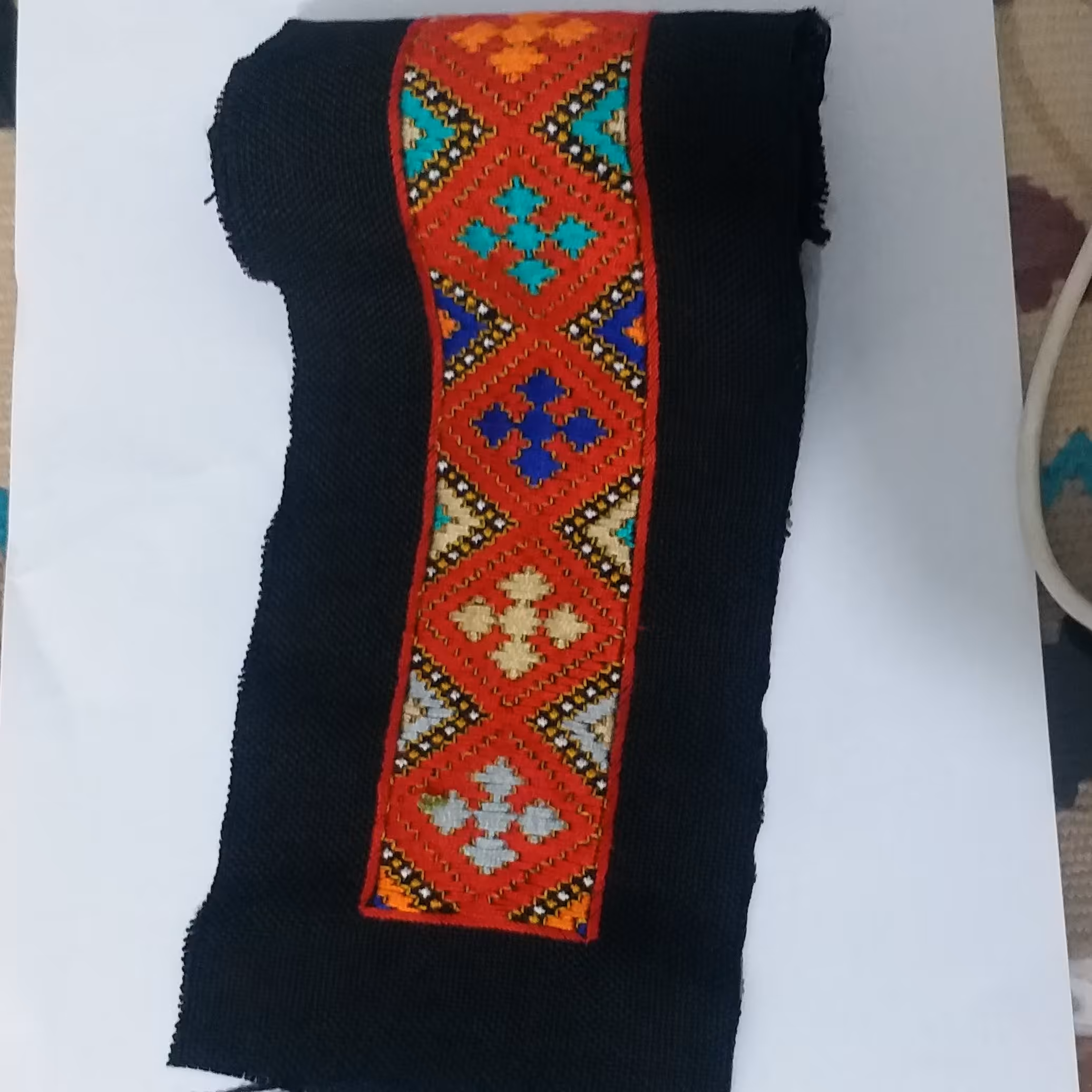 نوار سوزن دوزی بلوچ پرکار ,بسیار شیک و زیبا,خرجکار لباس 