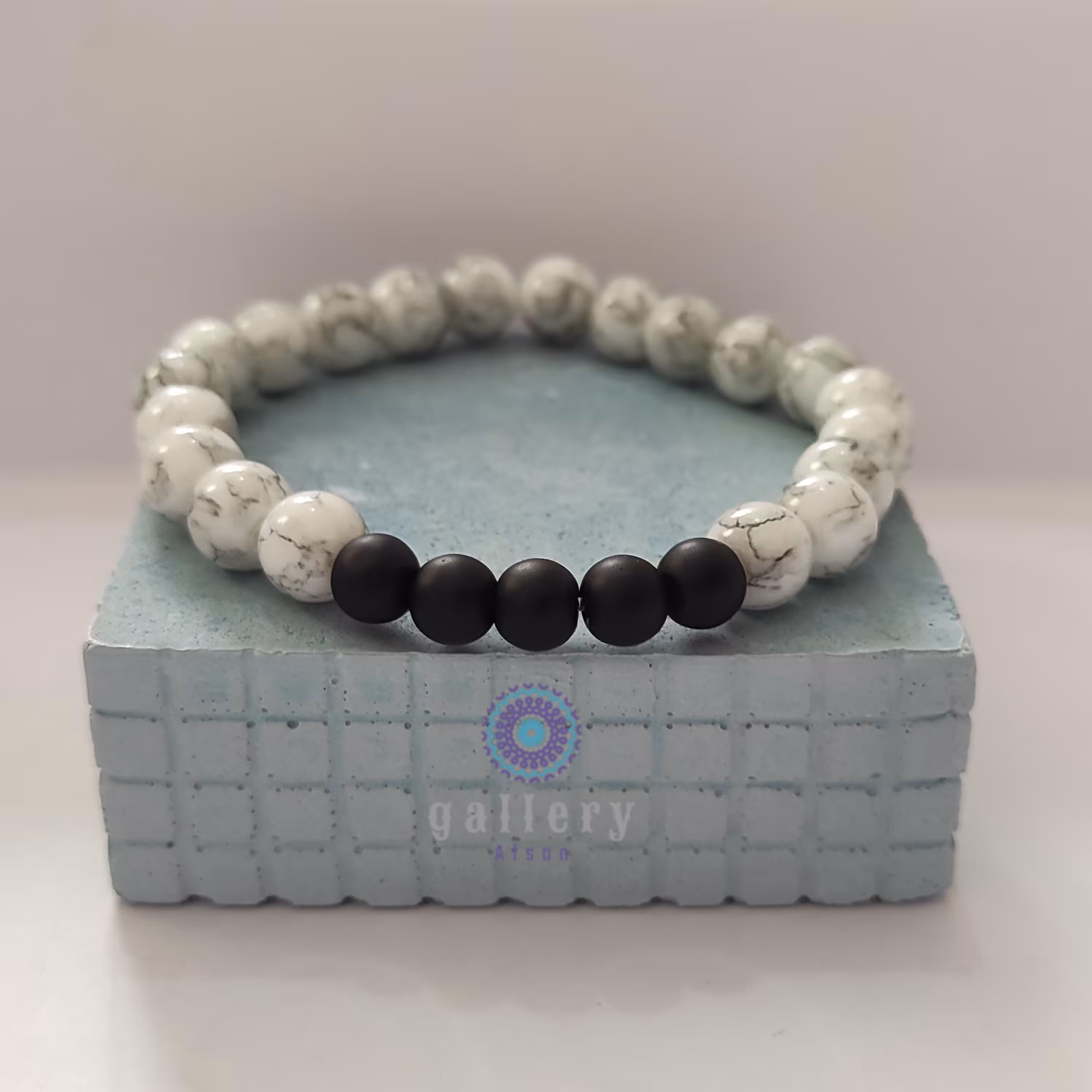 دستبند اونیکس با رنگ خاص  (طوسی)