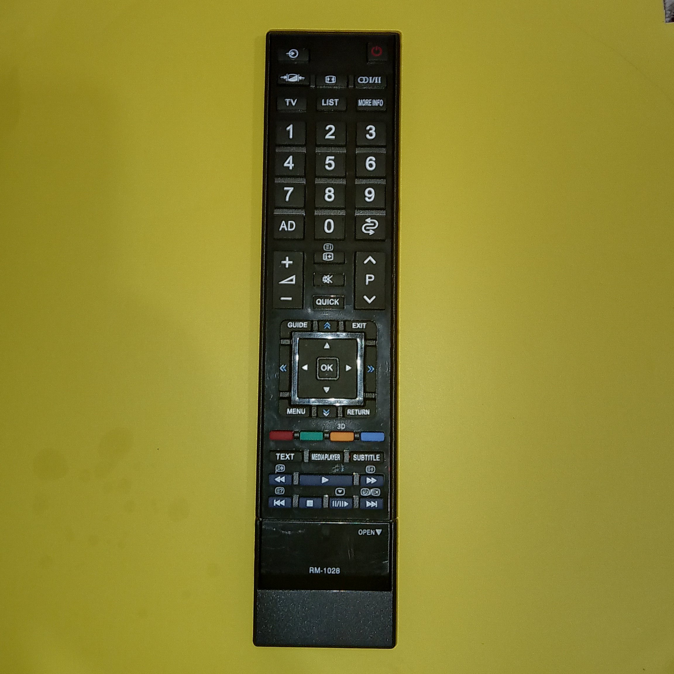 ریموت کنترل تلویزیون LED-LCD توشیبا مدل RM-1028 به همراه باتری