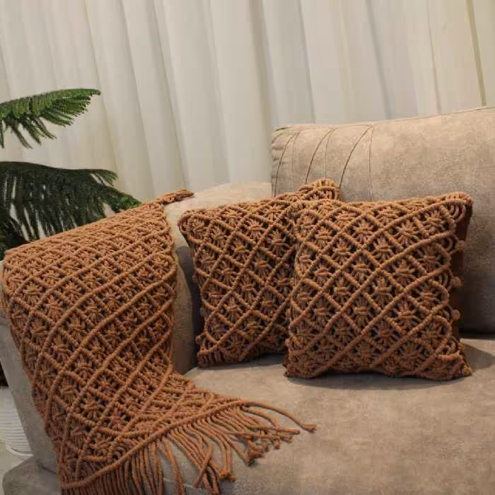 ست رانر و کوسن  طرح نیتا زیبا و کاربردی.