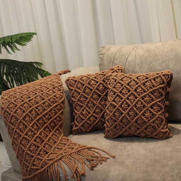 ست رانر و کوسن  طرح نیتا زیبا و کاربردی.