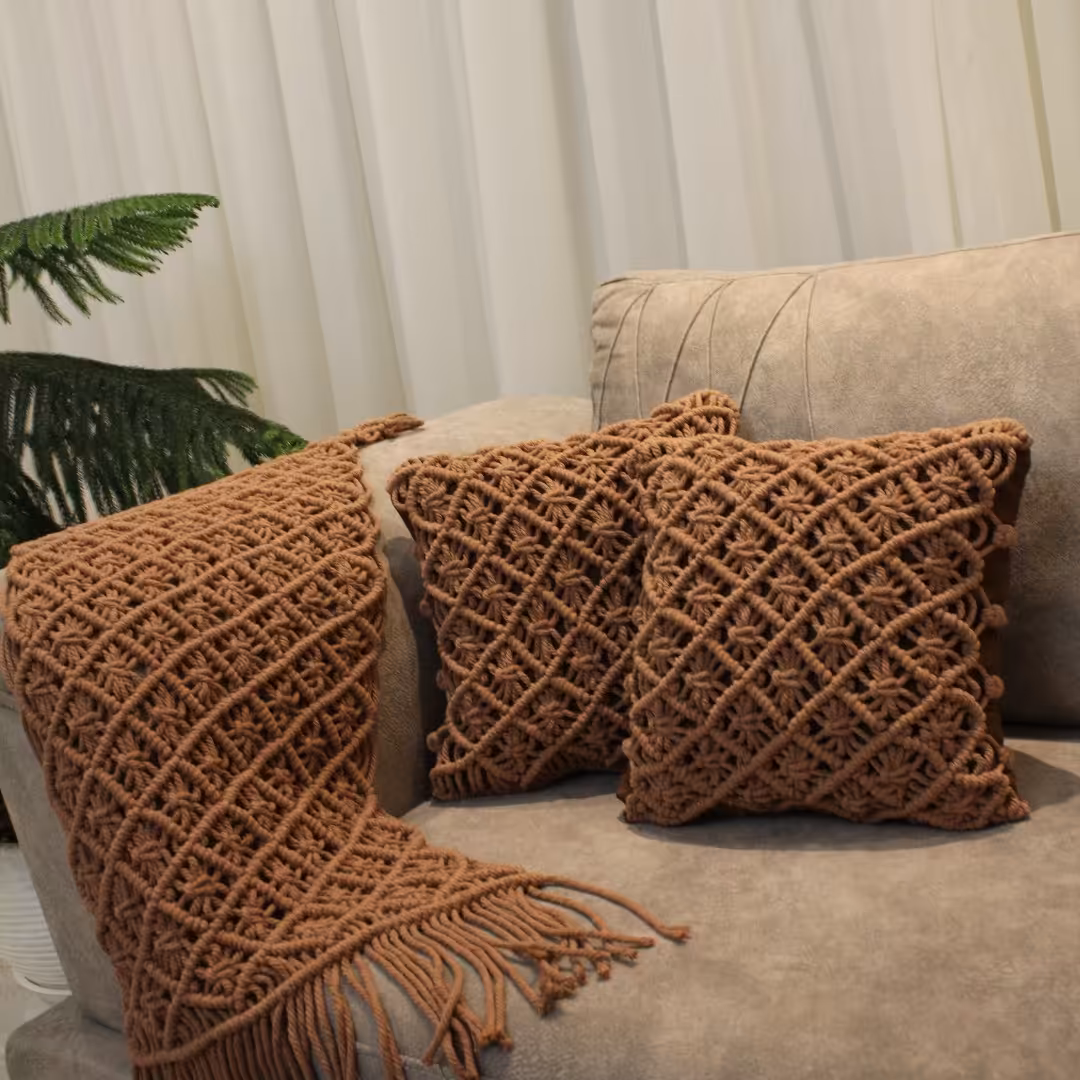 ست رانر و کوسن  طرح نیتا زیبا و کاربردی.