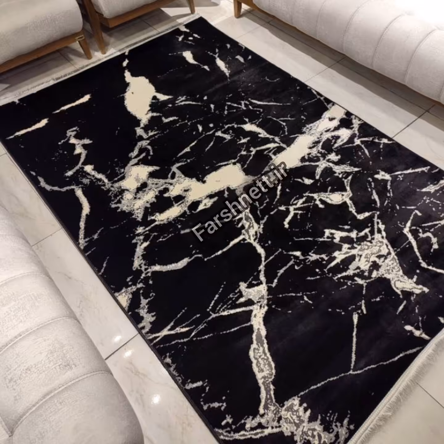 فرش ماشینی کاشان طرح k11m رنگ مشکی سایز 1.5 در 2.25