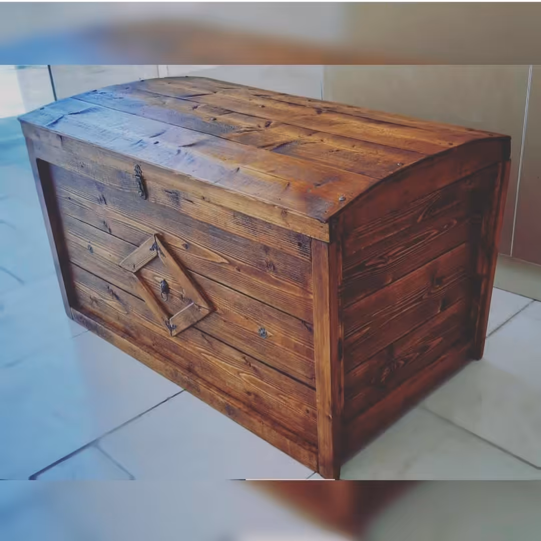 صندوق چوبی بزرگ جالباسی کمد شیک مانتو زنانه بچگانه شومیز کت شلوار  کفش تونیک