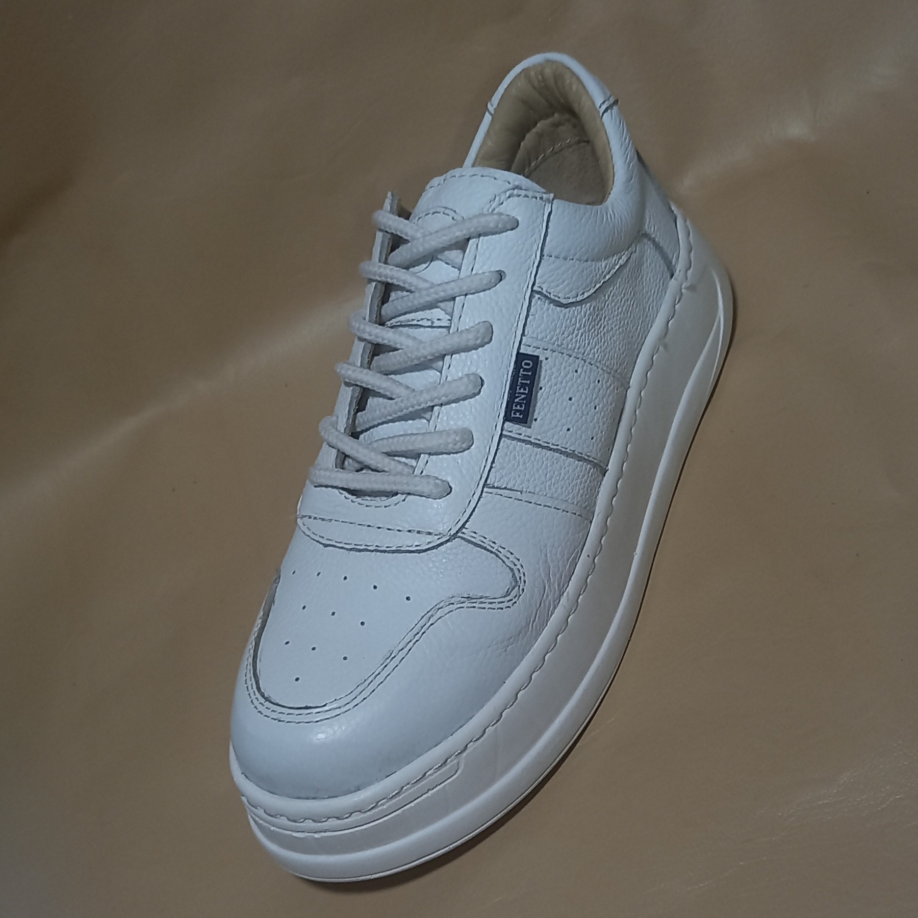 کتونی تمام چرم 