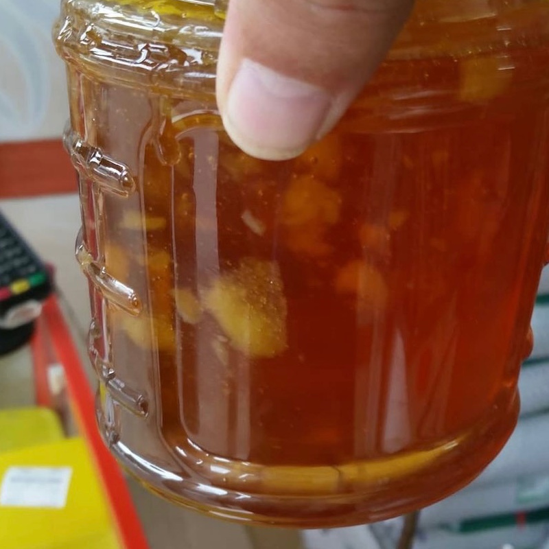 ژل رویال (50 گرم) عسل اردبیل بهمراه موم عسل درجه یک