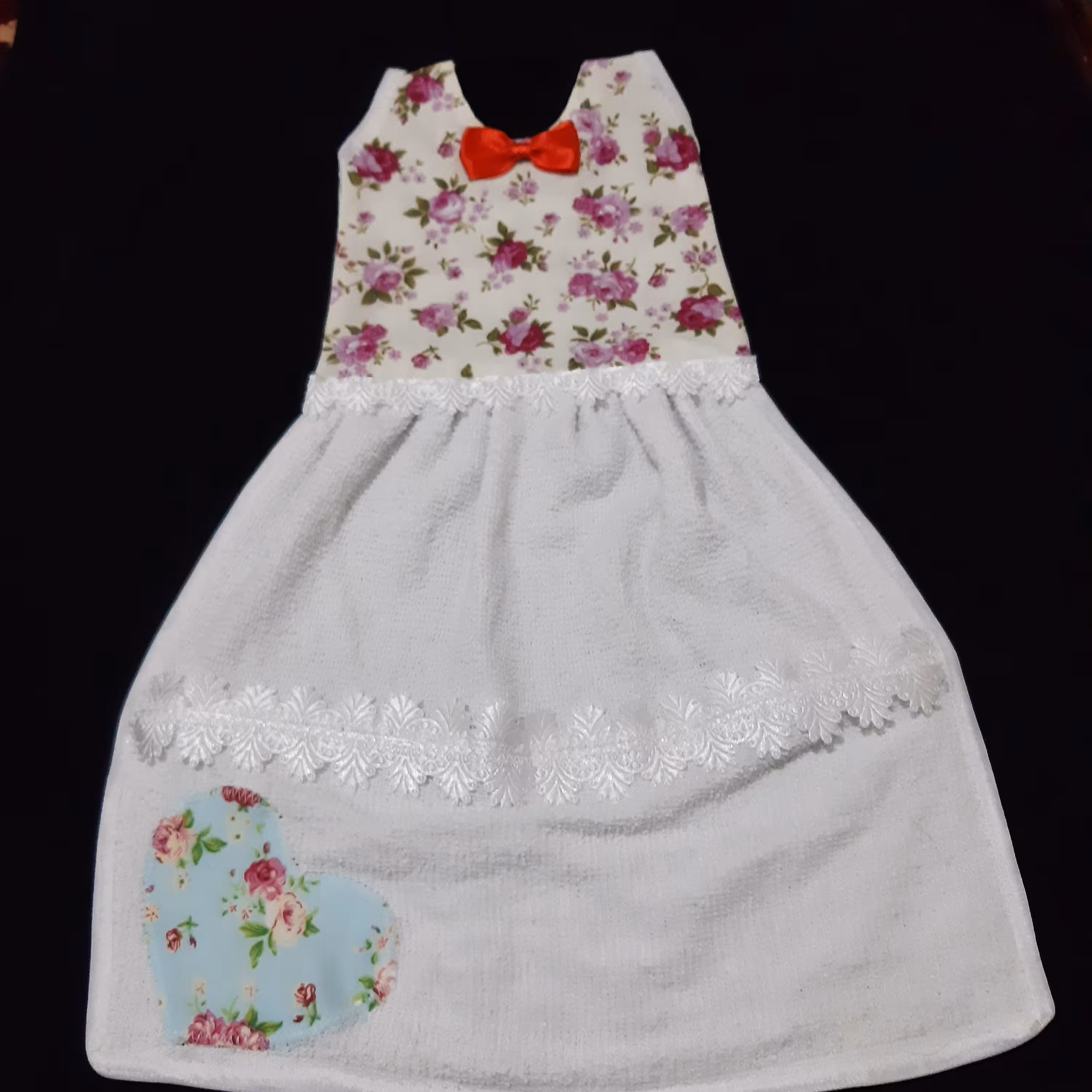 حوله اشپز خانه به شکل پیراهن