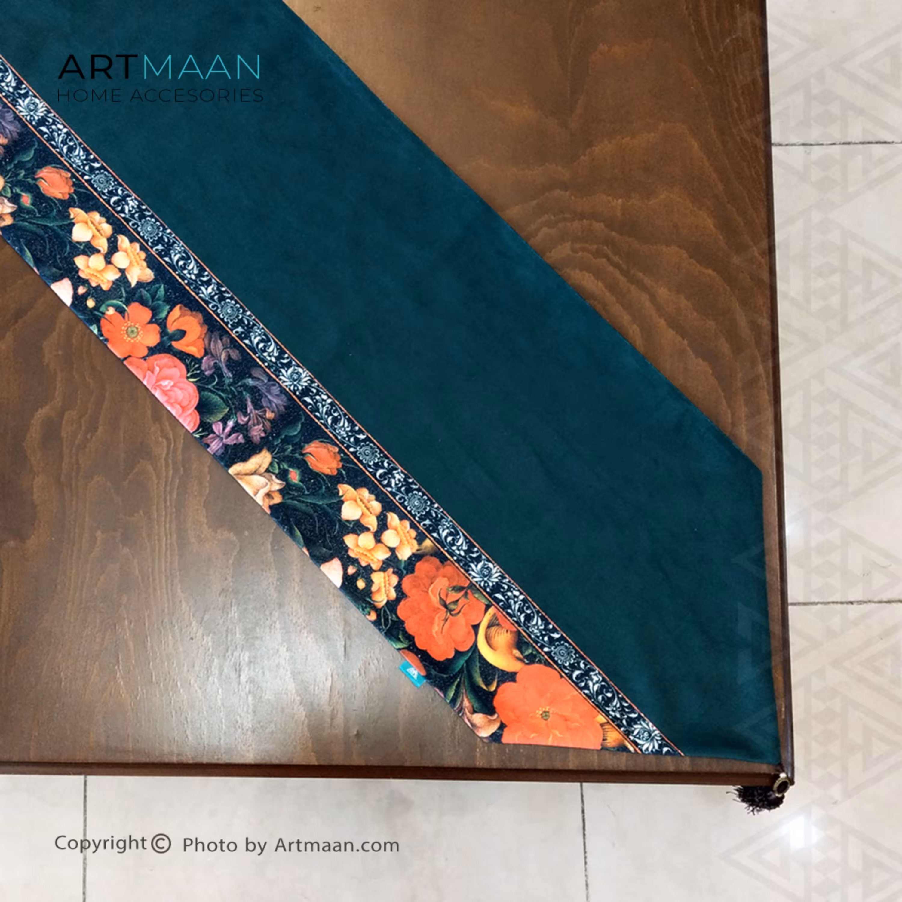 رانر مخمل آستر دار طرح مرغ بهاری یشمی 35.105 منگوله دار