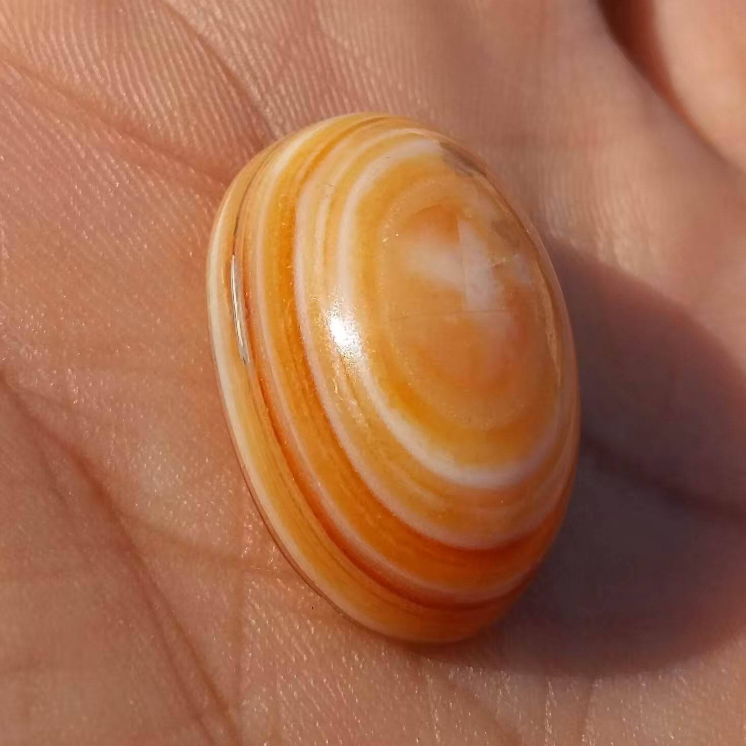 نگین عقیق چند پوست منظم محشر دیدنی طبیعی
خوش رنگ و بسیار زیبا
خوش تراش
سایز درشت کد 8536