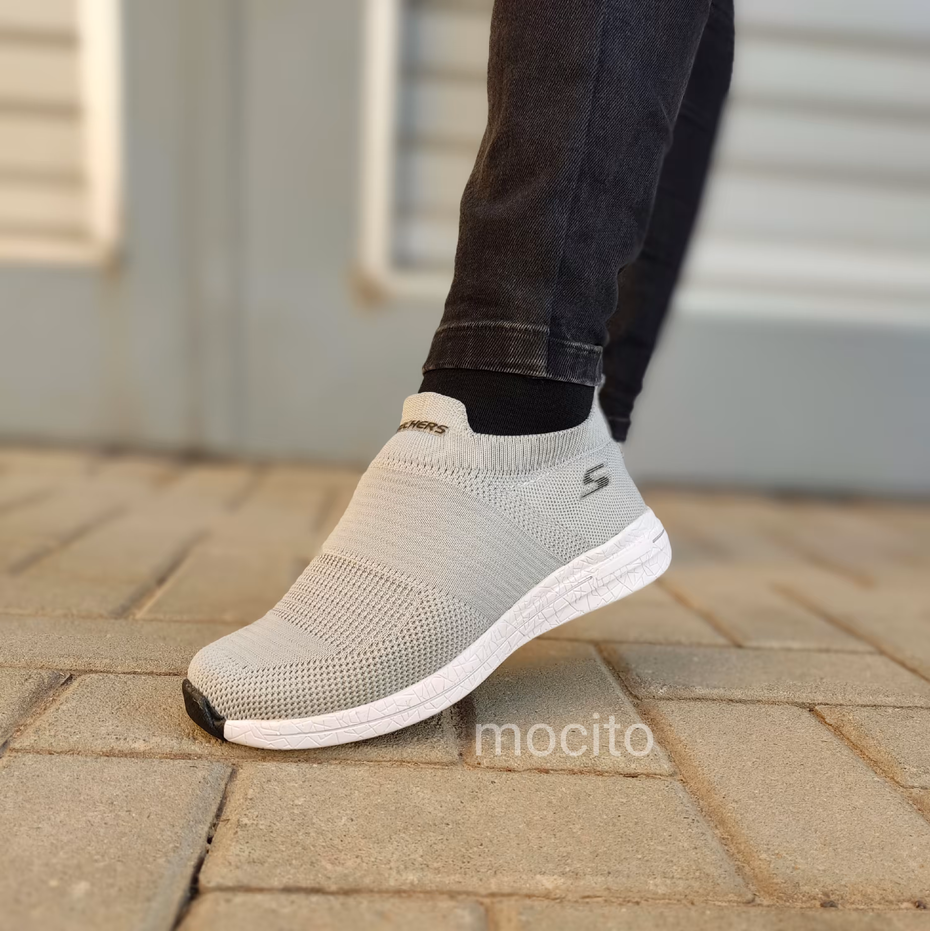 کفش اسکیچرز  کفش مردانه پیاده روی 