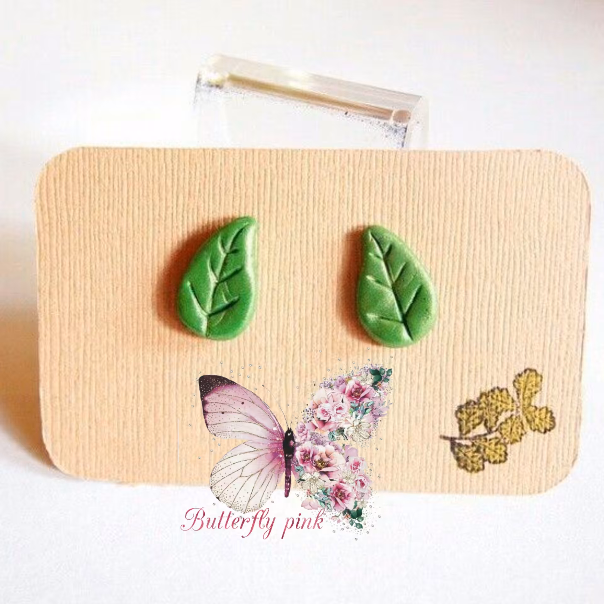 گوشواره میخی فانتزی مدل برگ سبز 