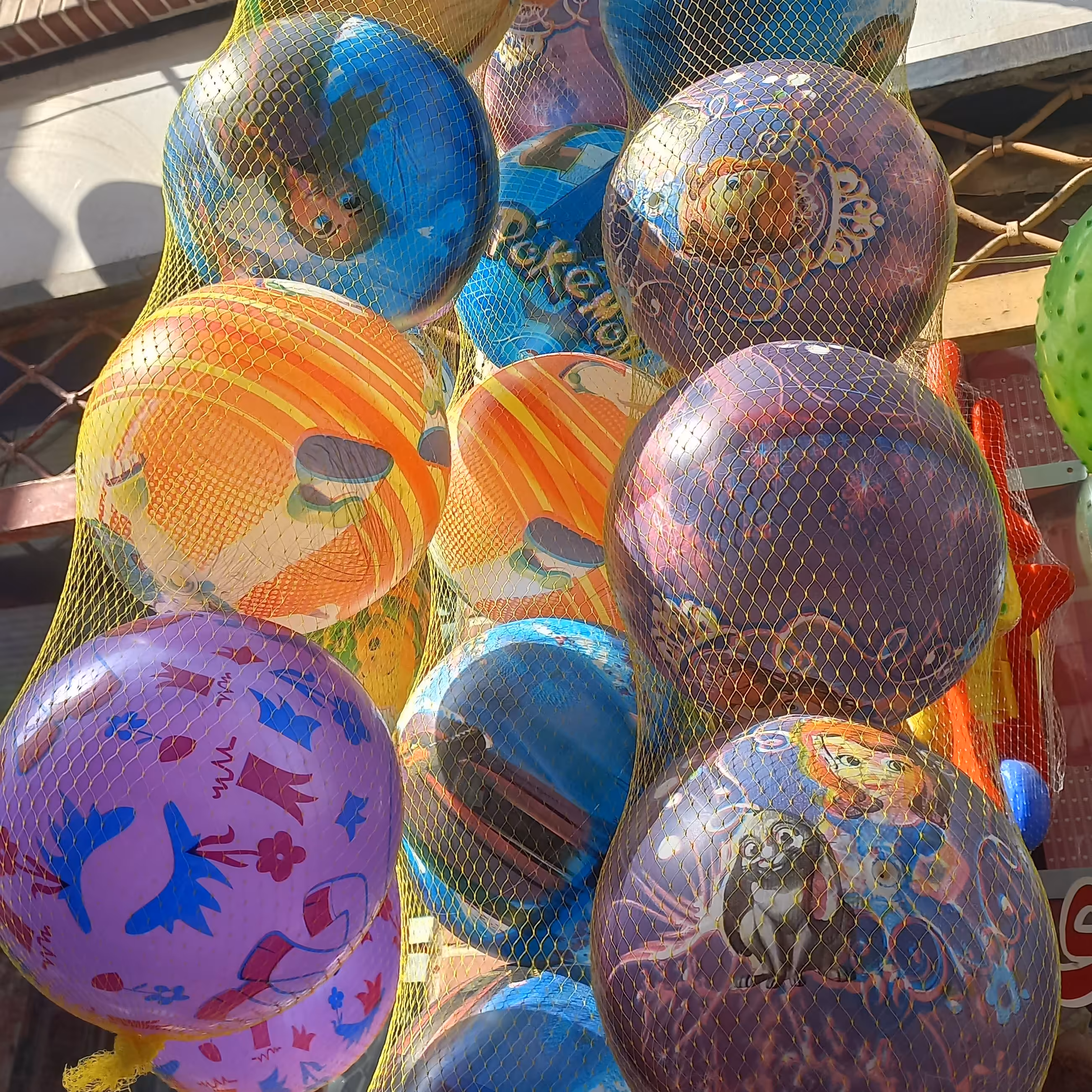 توپ بازی کودک طرح و مدل مختلف 