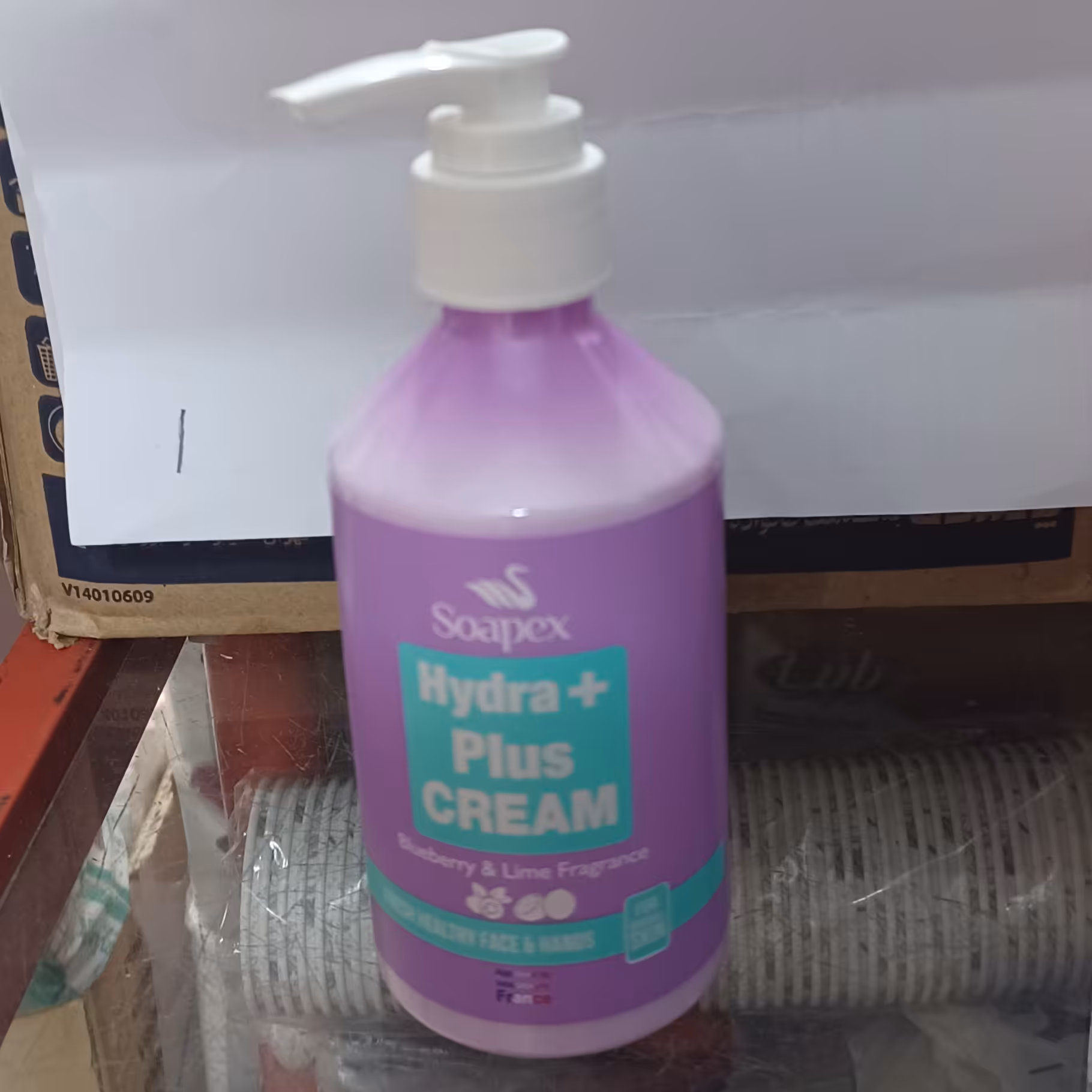 کرم پمپی مرطوب کننده دست و صورت سوپکس با رایحه بلوبری و لیمو