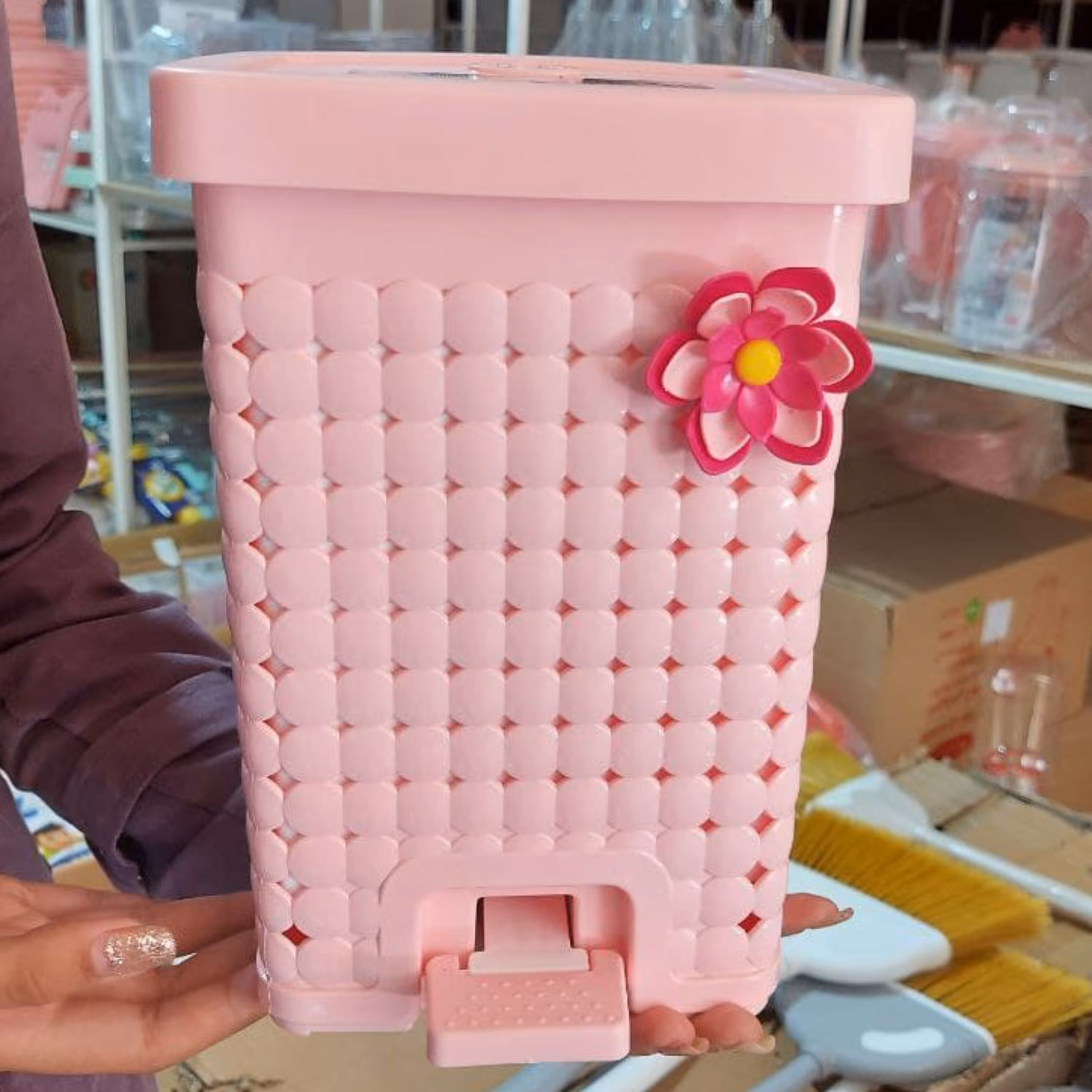 سطل زباله پدالی دوجداره مایا محصول برندمعتبرهوم کت تهیه شده از بهترین مواداولیه 