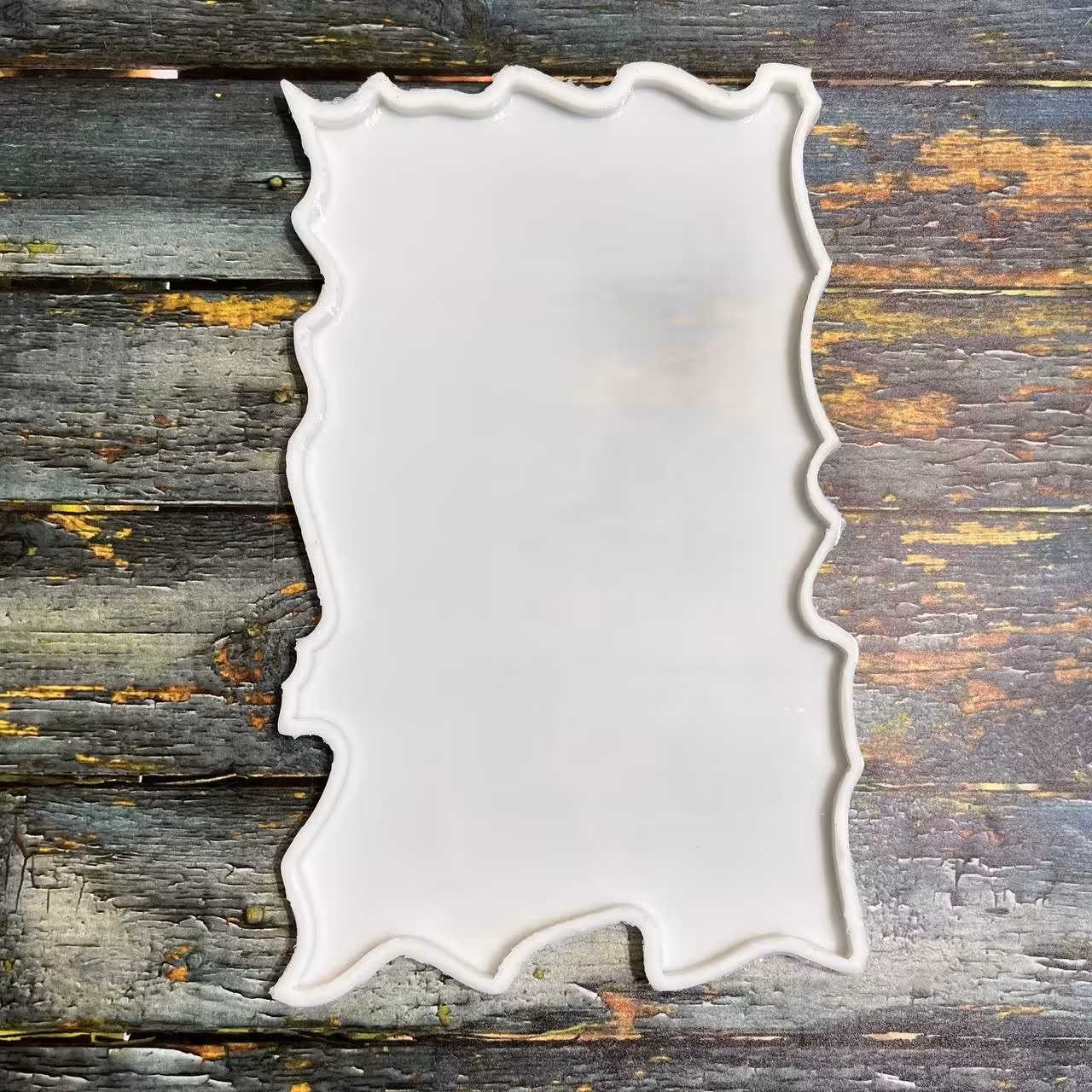 قالب سیلیکونی سینی مستطیل دفرمه سایز 22 در 27