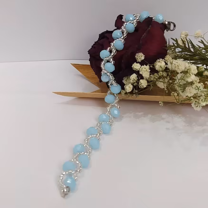 دستبند  منجوق  بافی دست بافت   رنگ ابی قابل اجرا در رنگهای دیگر