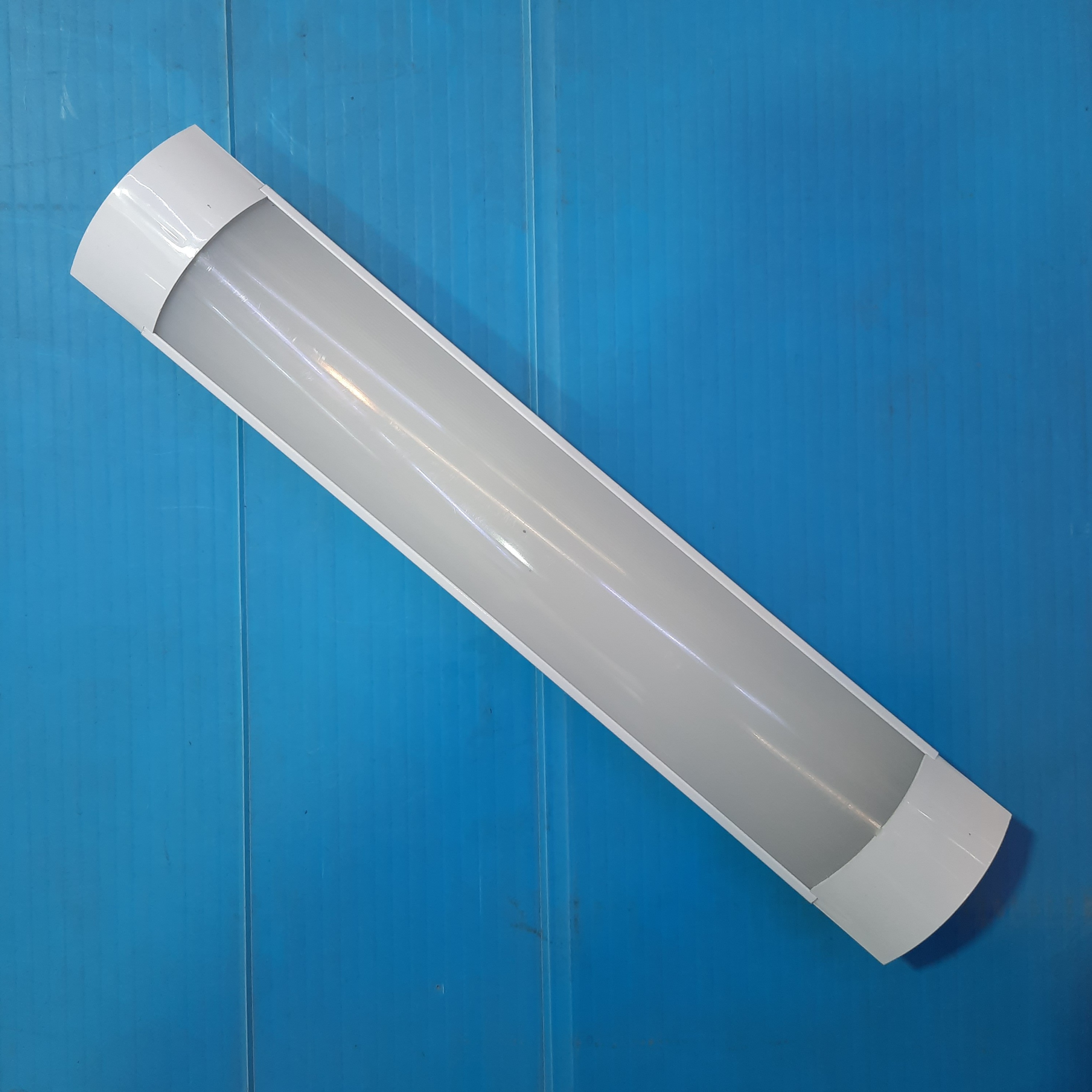 لامپ 30 وات مهتابی LED شاه چراغ
